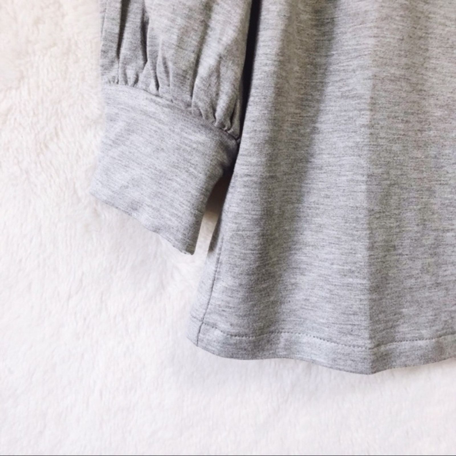 Ann Taylor Ann Taylor Long Sleeve Gray Scrunched Sleeve Top Size XS / US 0-2 / IT 36-38 - 3 Thumbnail