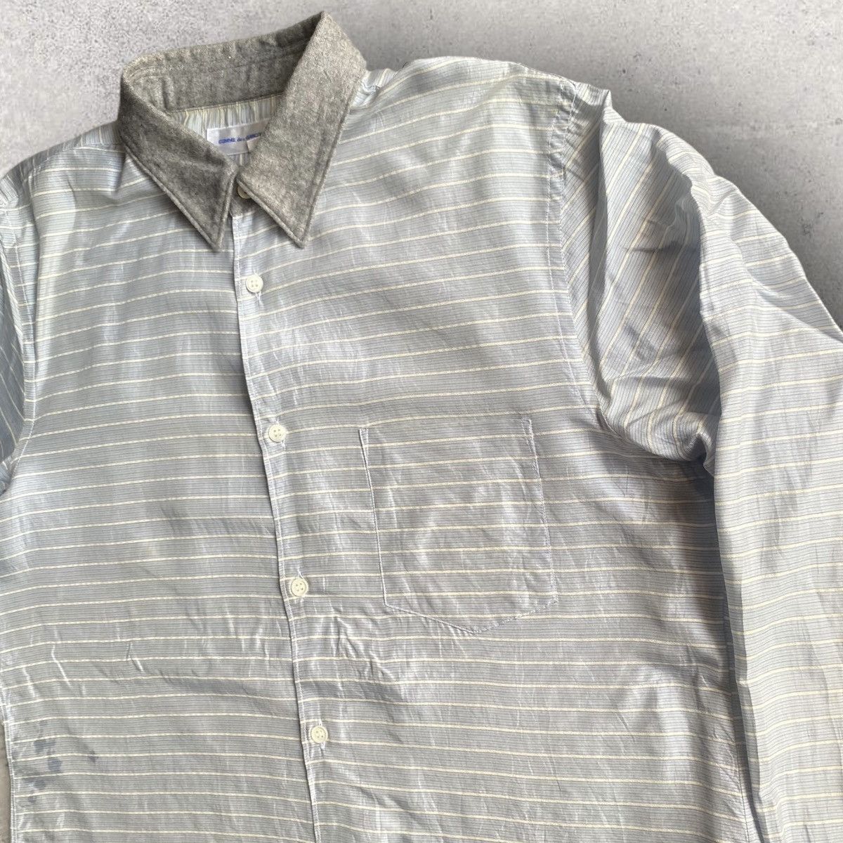 Comme des Garcons Silk Blue Stripe With Contrast Grey Wool Collar Size US S / EU 44-46 / 1 - 1 Thumbnail