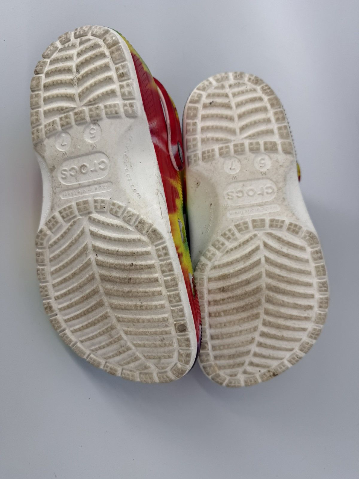 Crocs Crocs Classic Tie-Dye Clogs Shoes Men’s Size 5 W 7 Rainbow Size US 7 / IT 37 - 9 Thumbnail