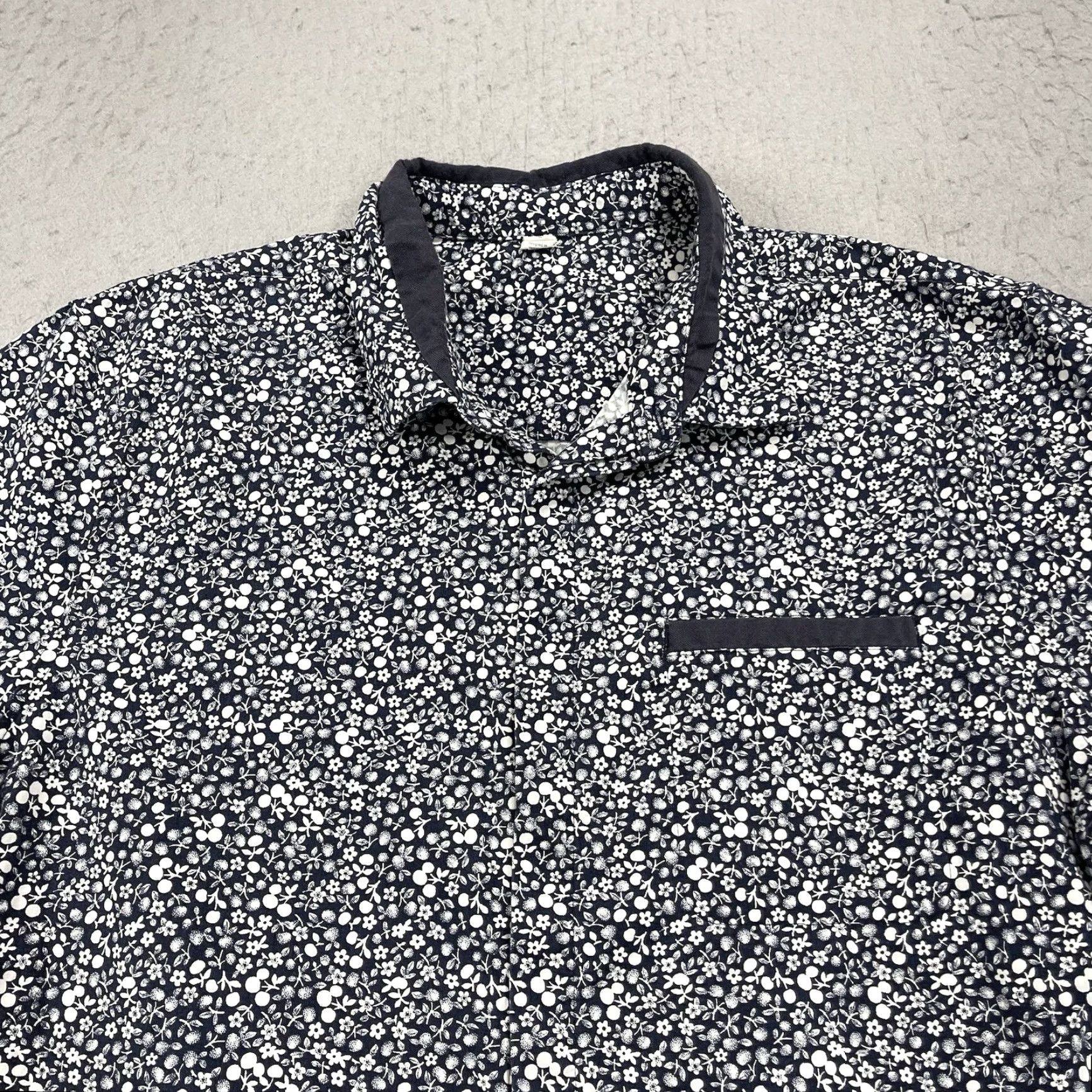 Lululemon Lululemon Shirt Mens Large Blue White Floral Camp Casual Summer Fridays Button Shirt - Do Not Add Extra Words Size US L / EU 52-54 / 3 - 2 Thumbnail