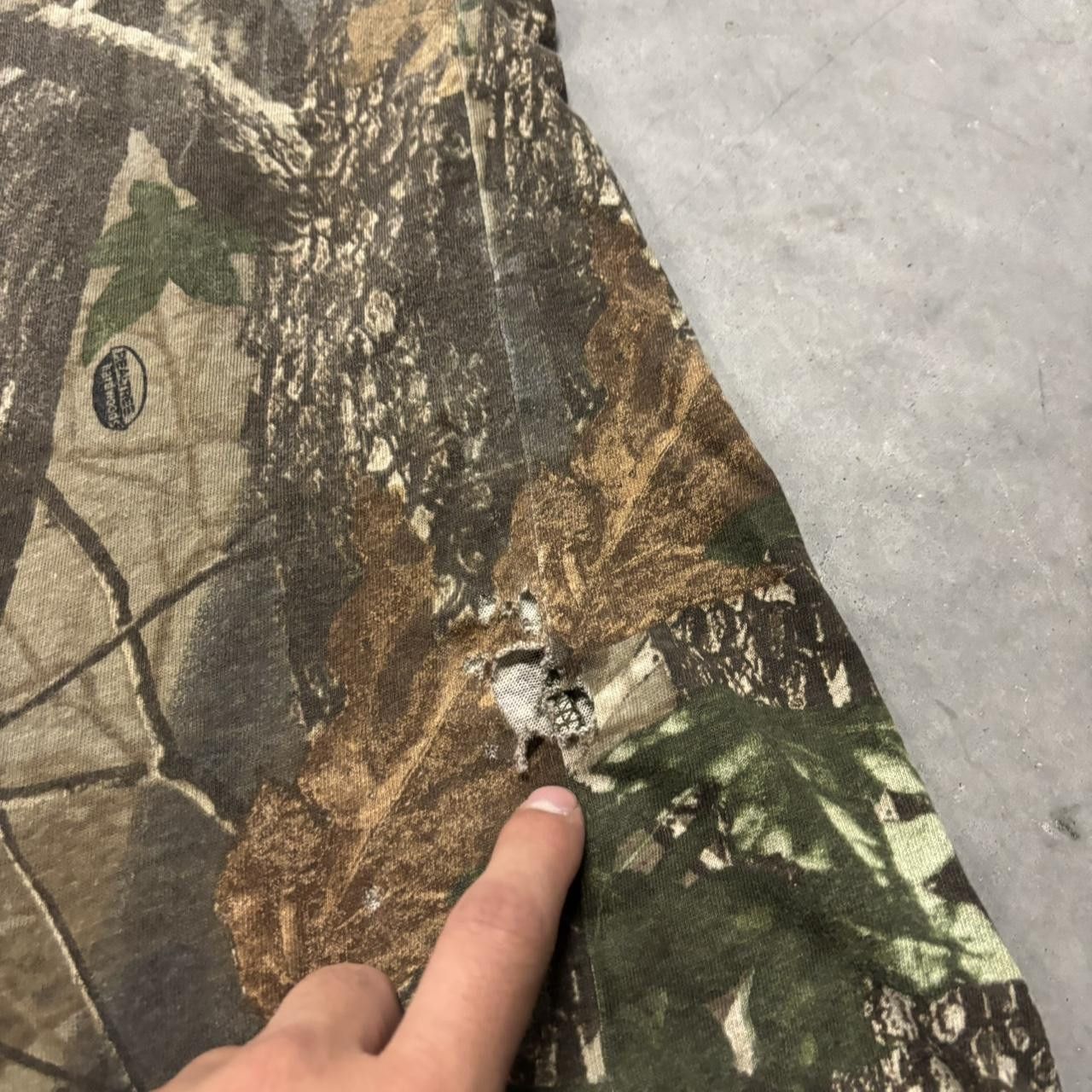 Realtree × Vintage Crazy Vintage Y2K/2000s Realtree Camo Streetwear Essential Tee! Size US M / EU 48-50 / 2 - 5 Thumbnail