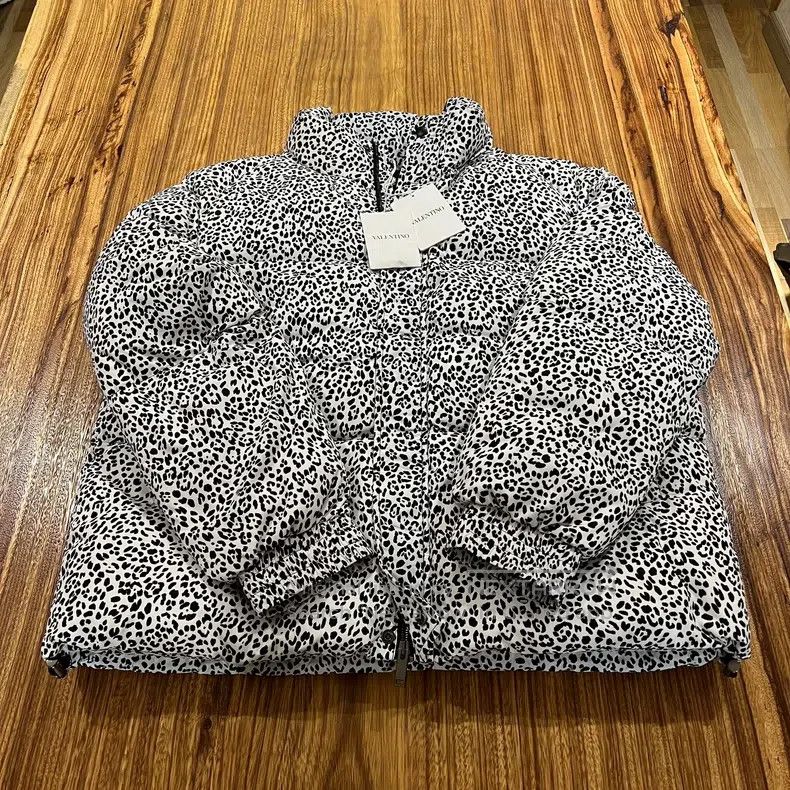 Valentino Valentino Down jacket Size M / US 6-8 / IT 42-44 - 1 Thumbnail