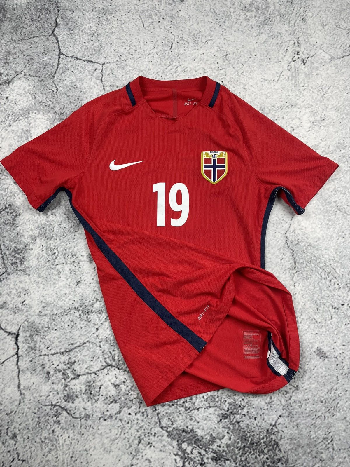 Nike Nike M 2016 Norway Home Jersey Football Shirt Player Issue Size US M / EU 48-50 / 2 - 1 Thumbnail