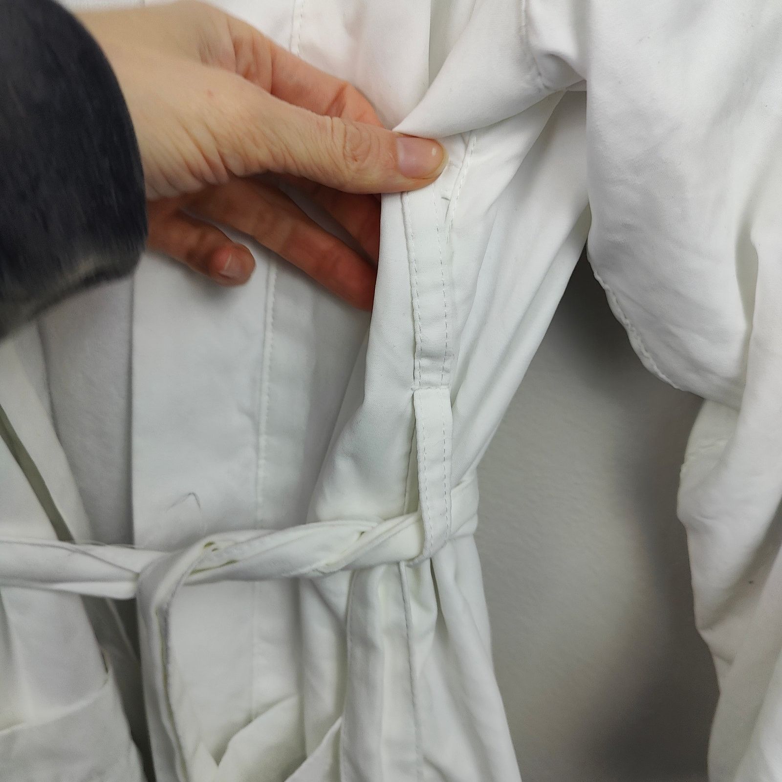 Other Nobu Hotel Barcelona Robe Size Medium White Terry Size US M / EU 48-50 / 2 - 9 Thumbnail