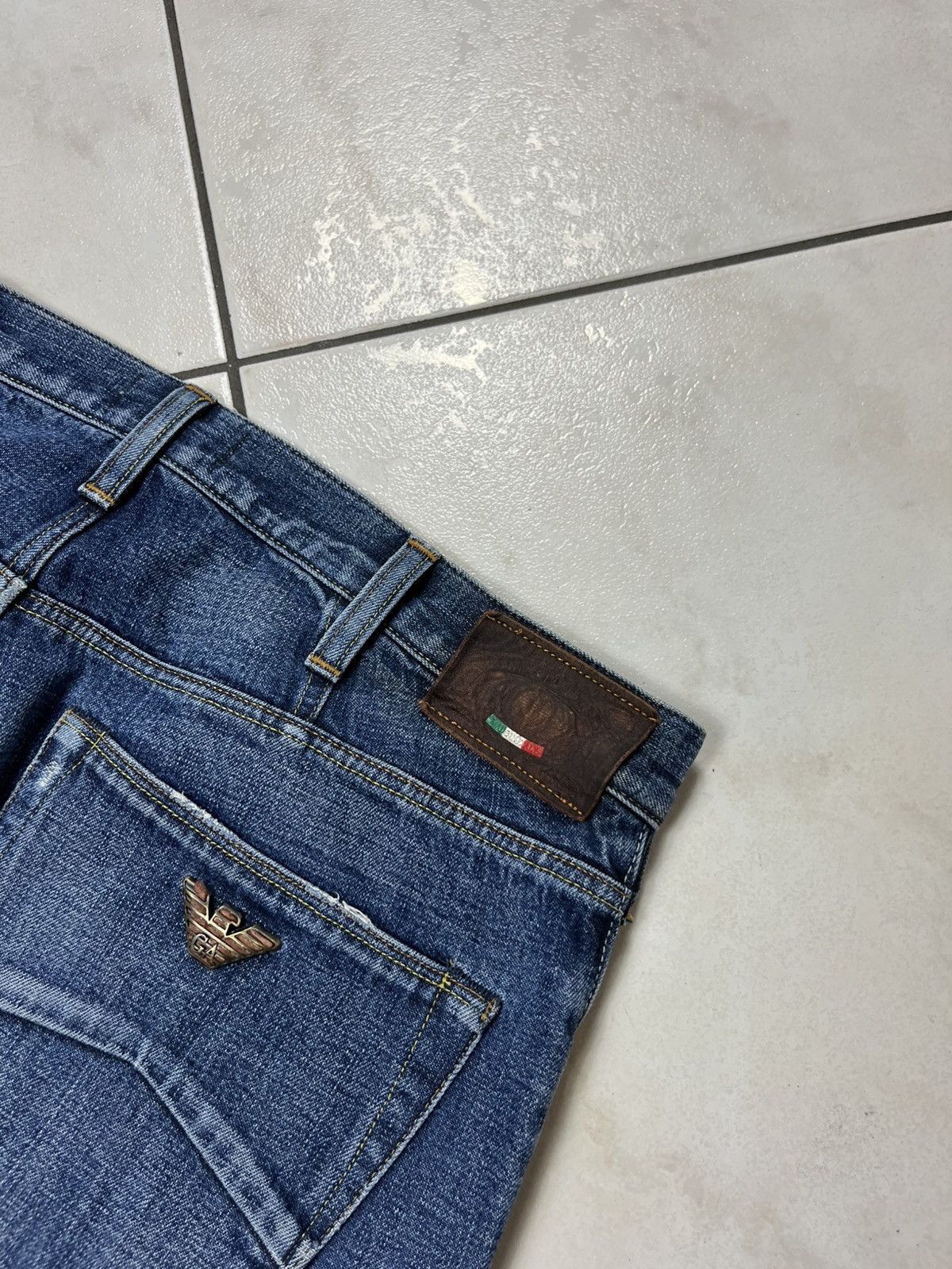 Armani × Giorgio Armani Vintage Armani jeans distressed denim y2k washed J21 regular Size US 33 - 20 Thumbnail