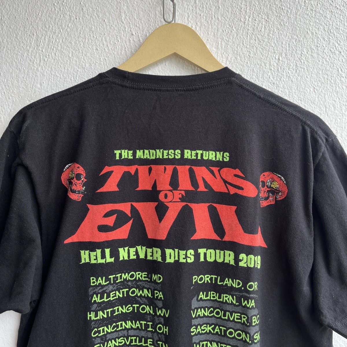 Marilyn Manson TWINS OF EVIL MARILYN MANSON ROB ZOMBIE HELL NEVER DIES TOUR Size US L / EU 52-54 / 3 - 20 Thumbnail