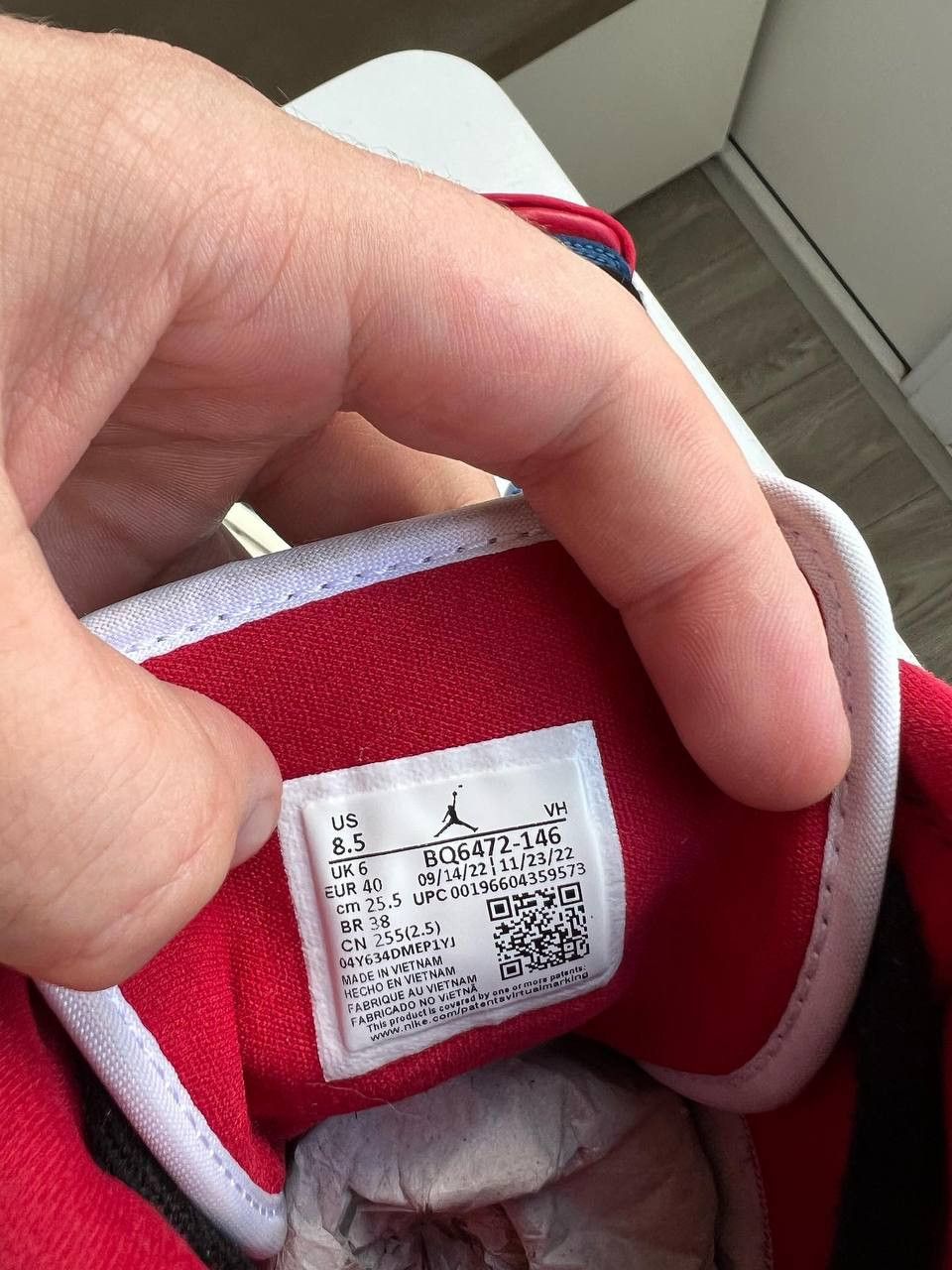 Nike Jordan 1 Mid BQ6472-146 Size US 7 / EU 40 - 4 Thumbnail
