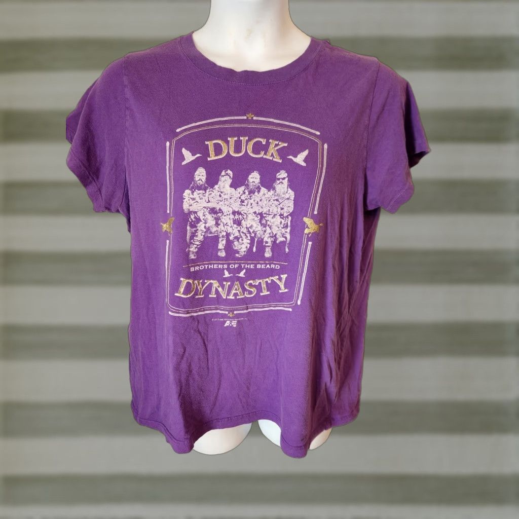 Vintage Womens Duck Dynasty Purple Short Sleeve T-Shirt 2X Plus Crew Neck Basic T-Shirt Womens Casual Shirt Duck Dynasty Purple Short Sleeve T-Shirt 2X Plus Size XXL / US 16-18 / IT 52-54 - 1 Thumbnail