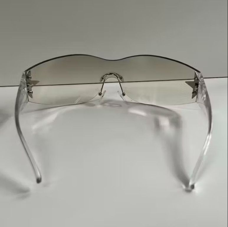 Designer Y2K 2000s vintage clear gradient frameless star sunglasses Size ONE SIZE - 3 Thumbnail