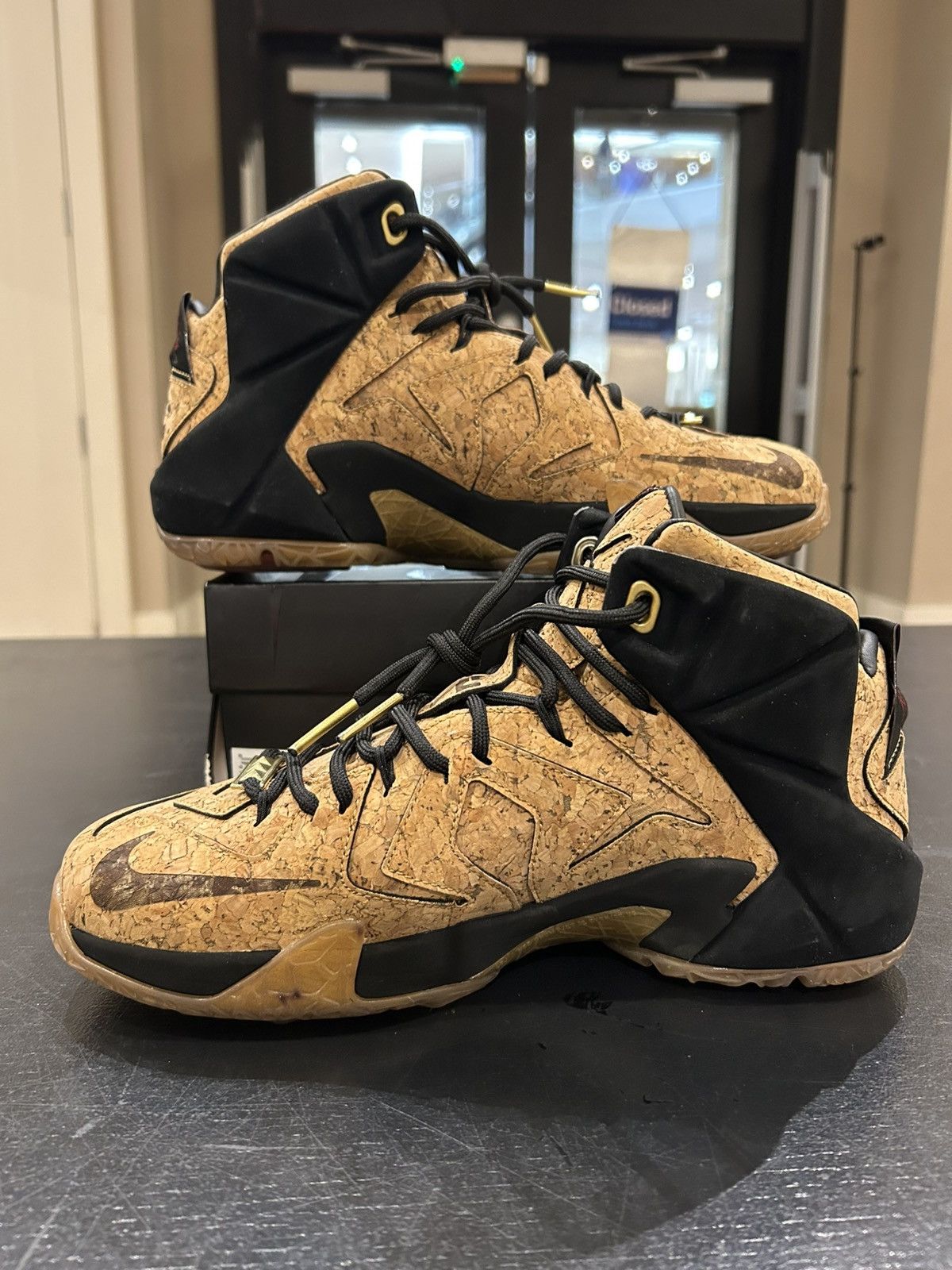 Nike Lebron 12 EXT ‘Cork’ Size US 8 / EU 41 - 2 Thumbnail