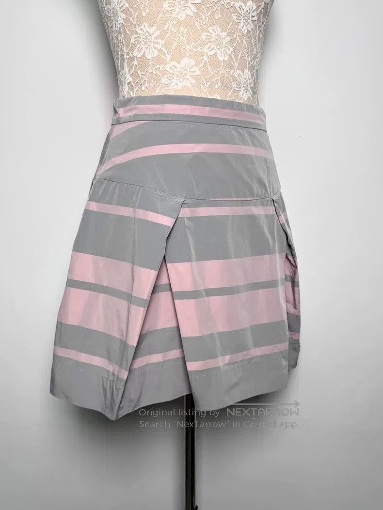 Vivienne Westwood Vivienne Westwood size 2 Gray Striped Glossy Pleated Skirt Size 24" / US 00 / IT 34 - 2 Thumbnail