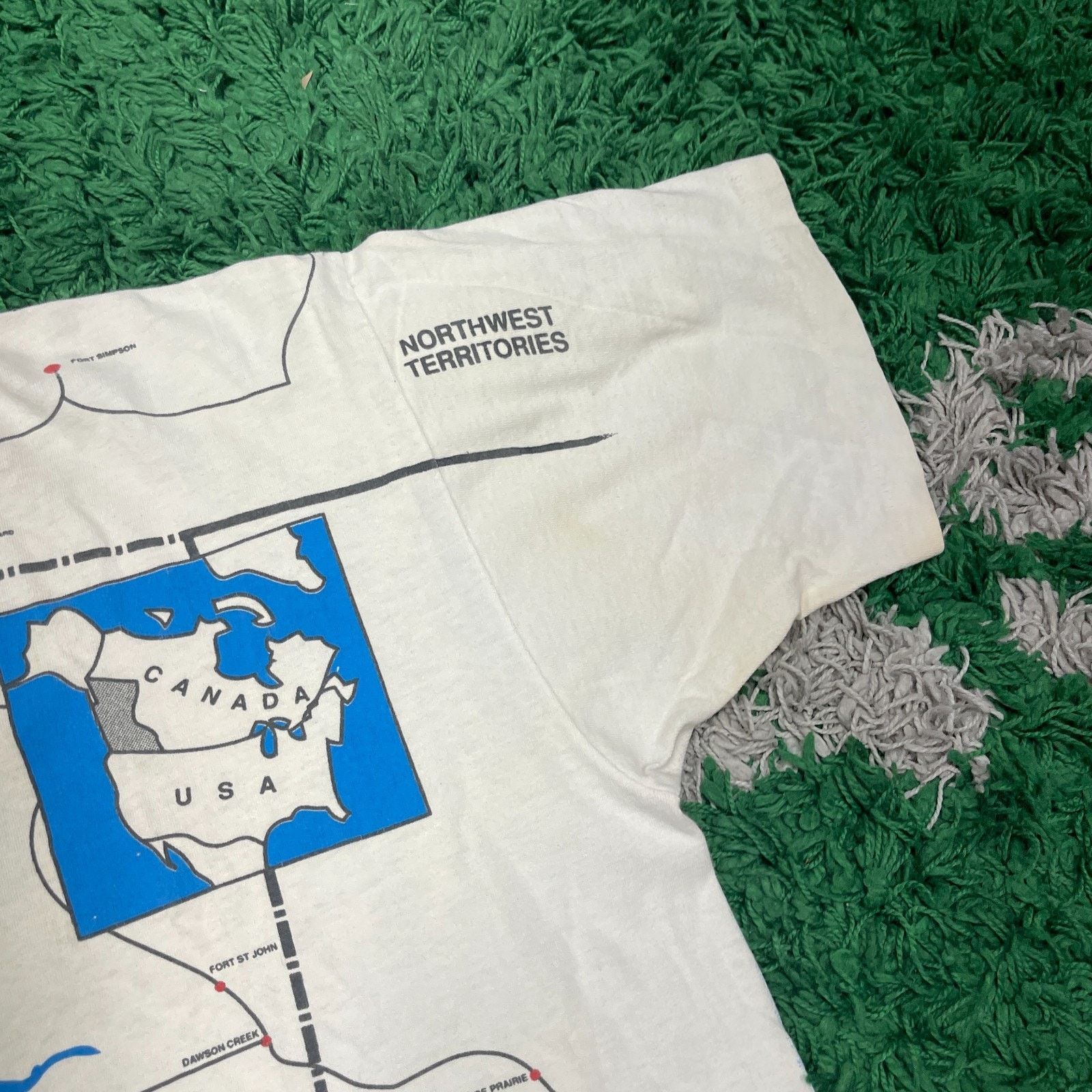 Vintage vintage 1990s British Columbia BC All Over Print Map Tee Size US XL / EU 56 / 4 - 4 Thumbnail