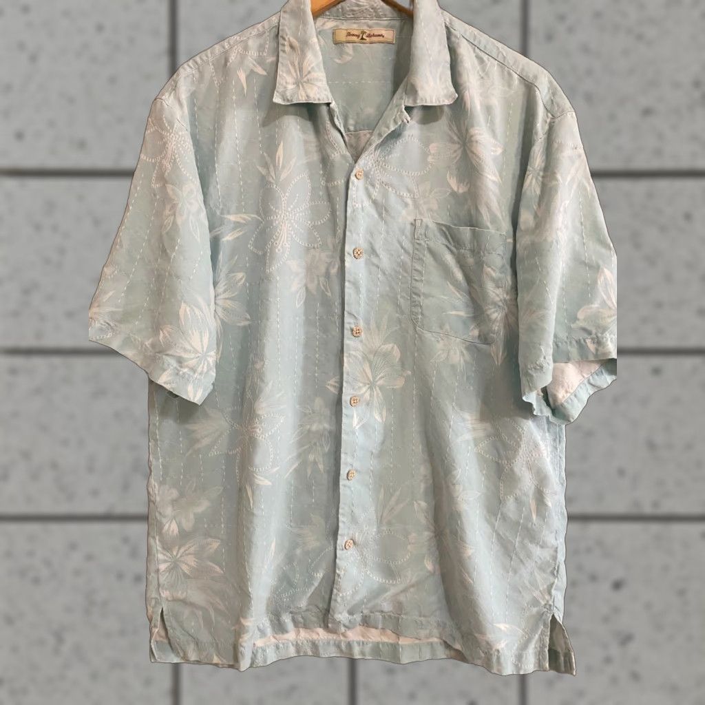 Tommy Bahama VINTAGE Tommy Bahama MEN'S HAWAIIAN SHIRT - Size L - 100% SILK - Blue - Floral - Button-Up - Short Sleeve - Aloha - Mens Size US L / EU 52-54 / 3 - 1 Thumbnail