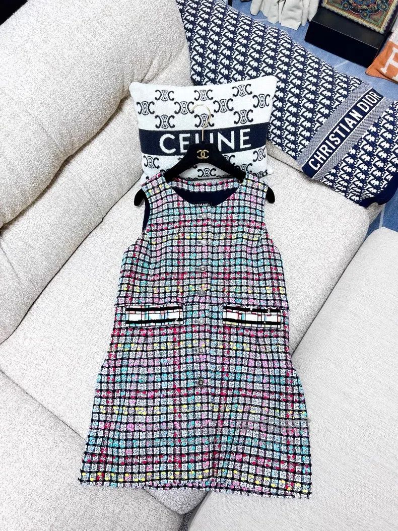 Chanel Chanel Heavy industry mosaic colourful sequin vest dress s Size S / US 4 / IT 40 - 2 Thumbnail