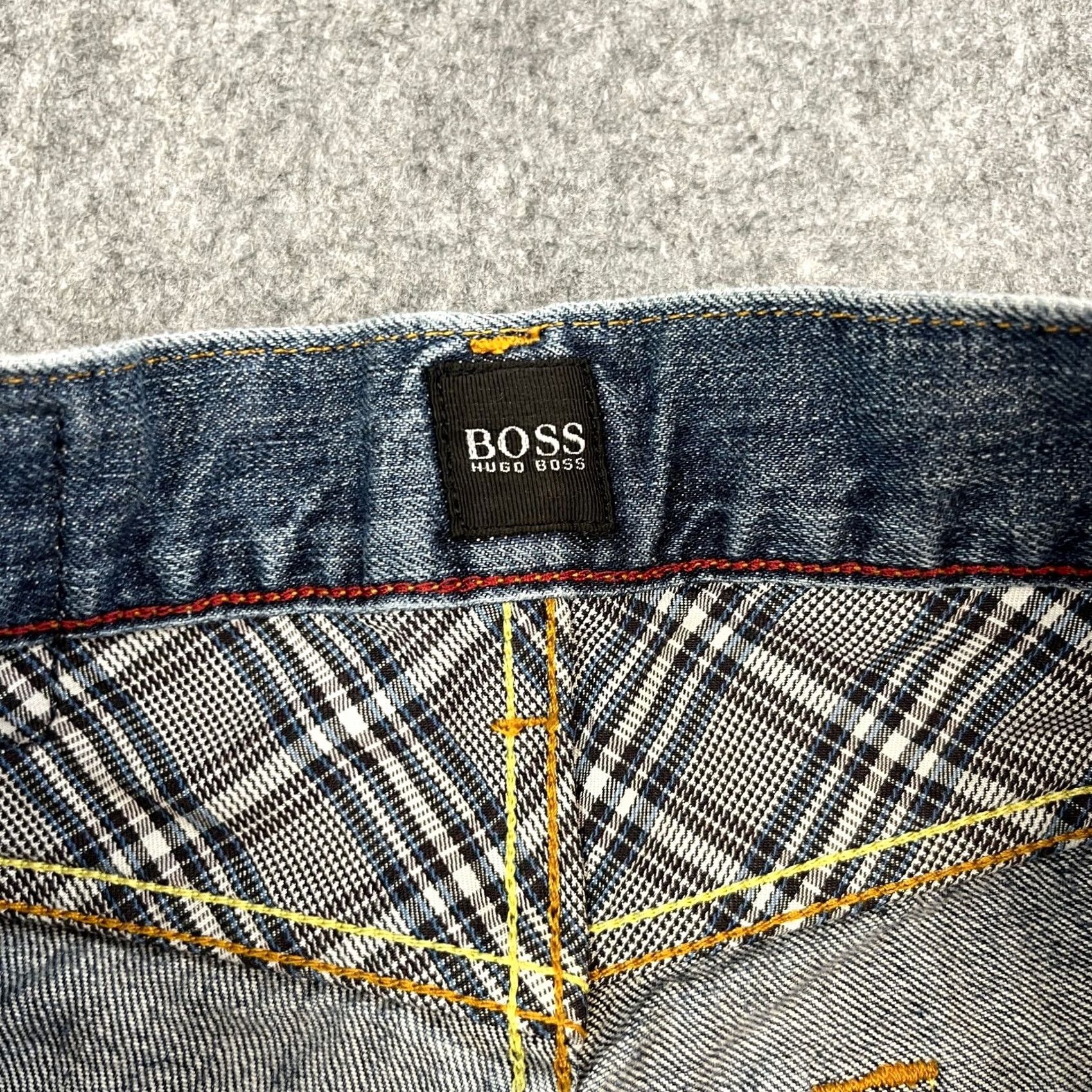 Hugo Boss HUGO BOSS Jeans Regular Straight 30 30 Mid Wash Blue Whiskers 100% Cotton Mens Jeans Regular 30in Blue Vintage: No Size US 30 / EU 46 - 7 Thumbnail