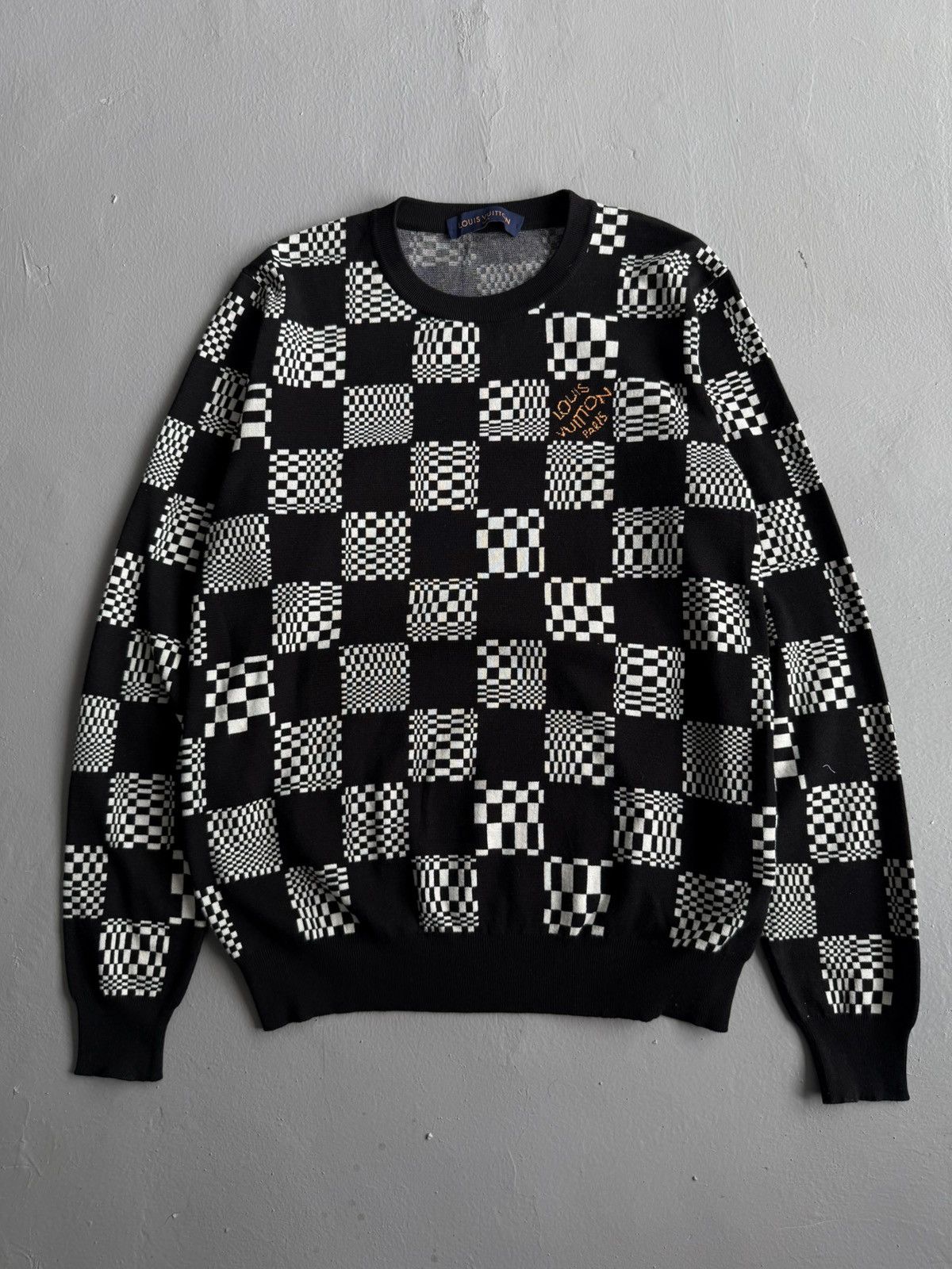 Louis Vuitton Louis Vuitton - Distorted Damier Monogram Crewneck Size US XL / EU 56 / 4 - 1 Thumbnail