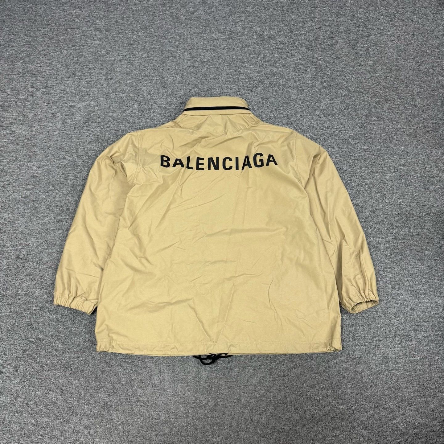 Balenciaga Balenciaga Oversized Back Logo Windbreaker Size XS / US 0-2 / IT 36-38 - 1 Thumbnail