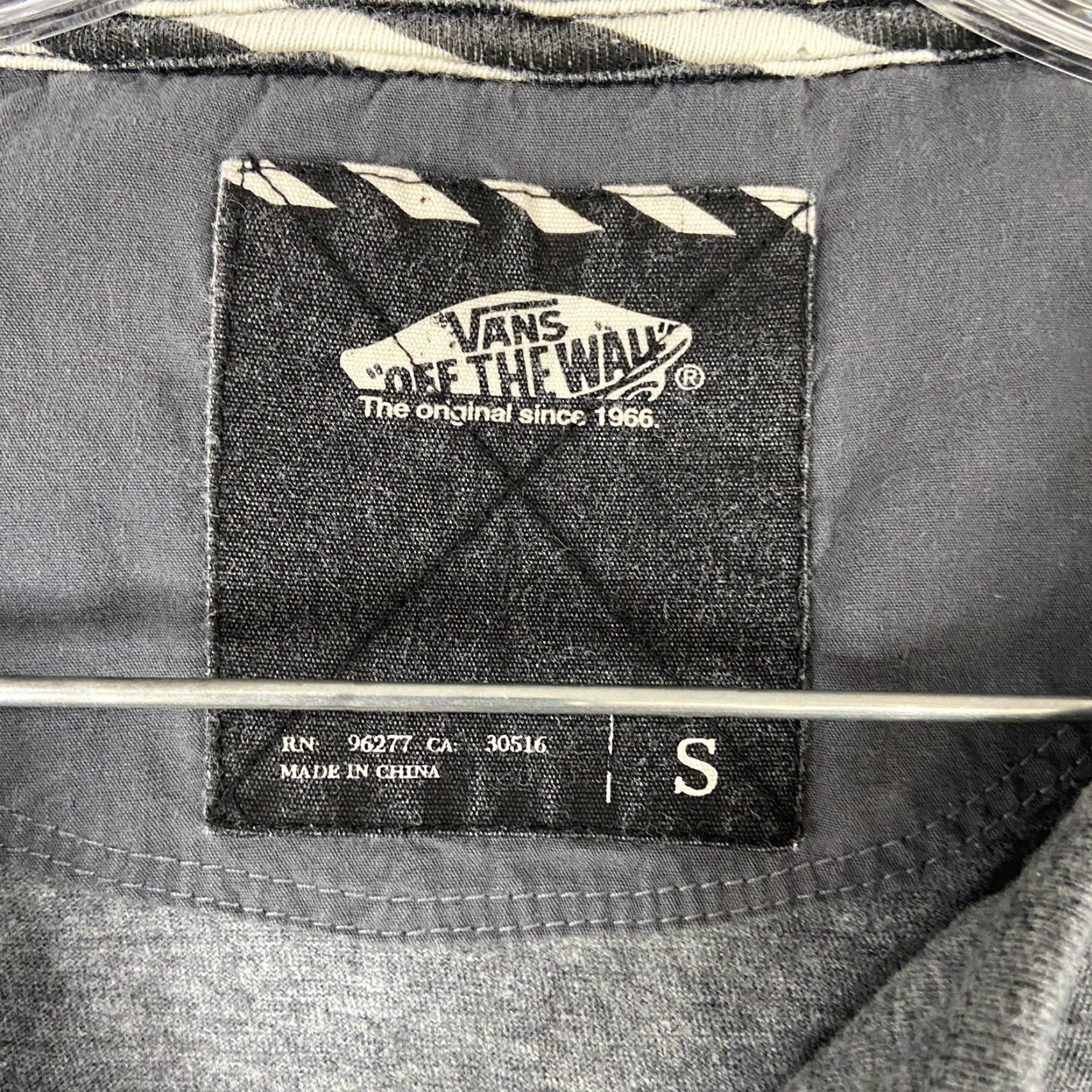 Vans Vans T-Shirt Gray Striped Men’s S Long Sleeve Shirt Size US S / EU 44-46 / 1 - 7 Thumbnail