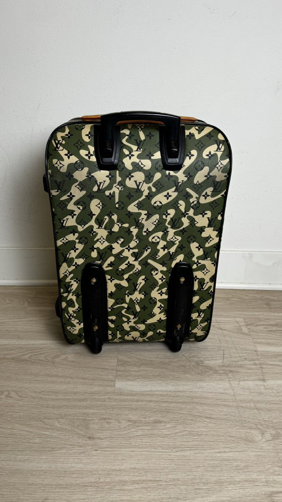 Louis Vuitton × Takashi Murakami Louis Vuitton Takashi Murakami Pegase 60 Monogramouflage Bag Size ONE SIZE - 5 Thumbnail