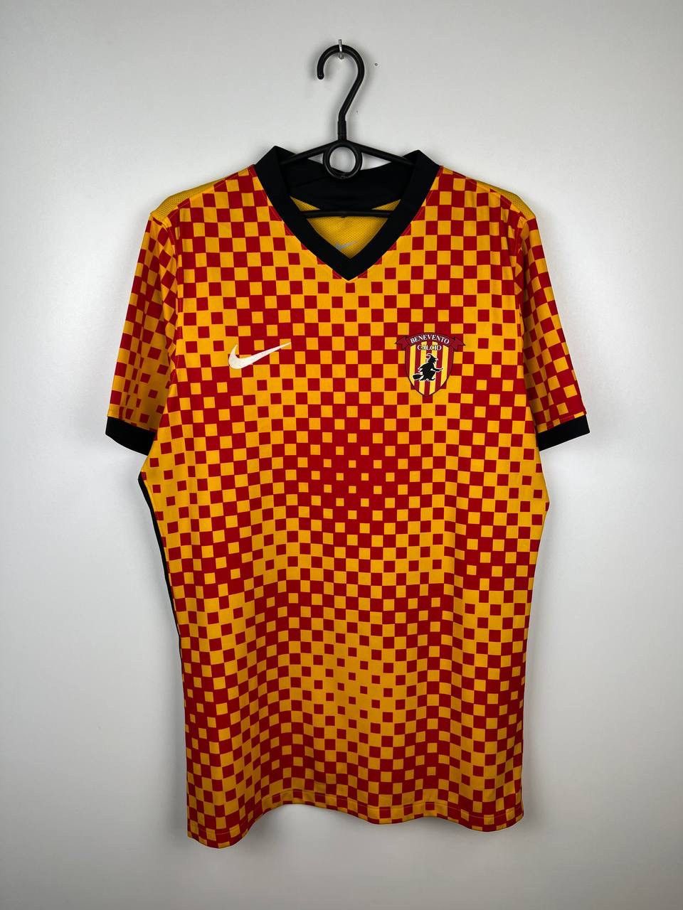Vintage Maglia Benevento Nike 2021-22 jersey t-shirts size XL Size US XL / EU 56 / 4 - 1 Thumbnail