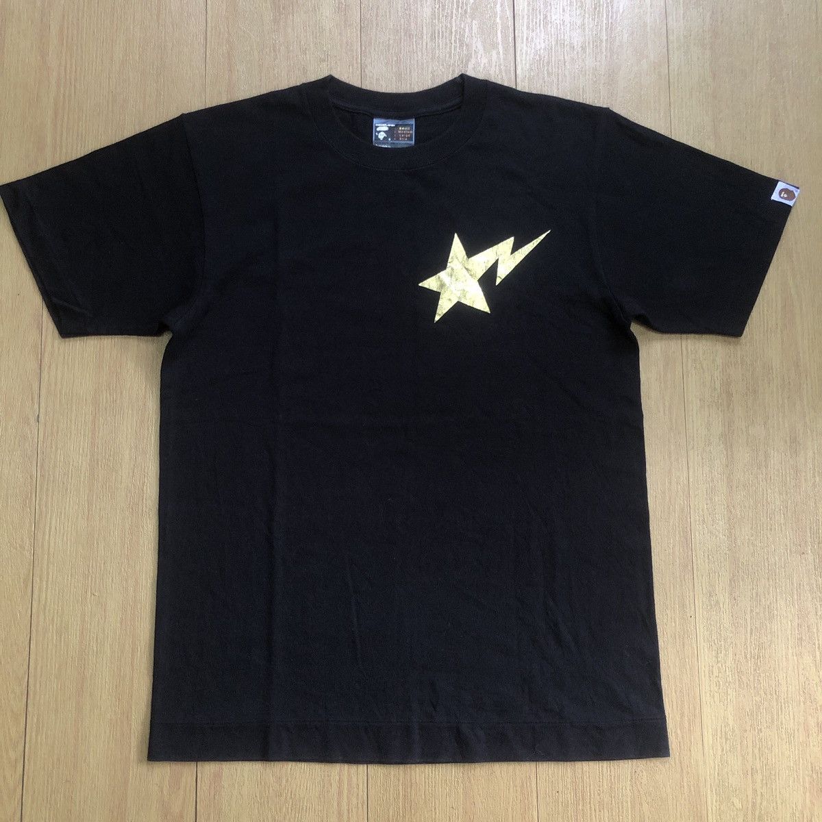 Bape OG 2005 Bapesta Logo Gold Printed Tshirts Size US S / EU 44-46 / 1 - 1 Thumbnail