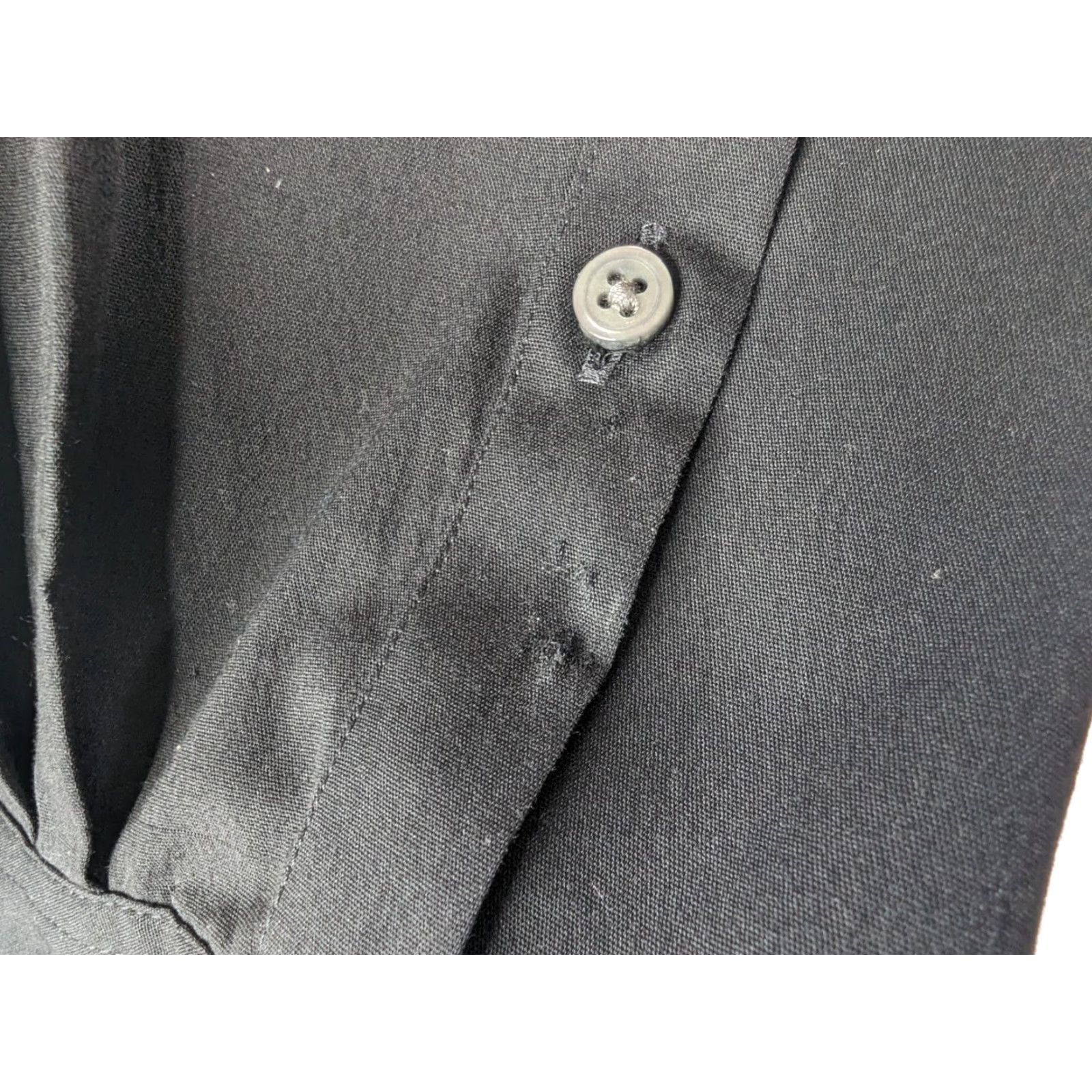 UNTUCKit UNTUCKit Shirt Womens 16 Black Button Long Sleeve Solid Logo (Defect) Size XXL / US 16-18 / IT 52-54 - 6 Thumbnail