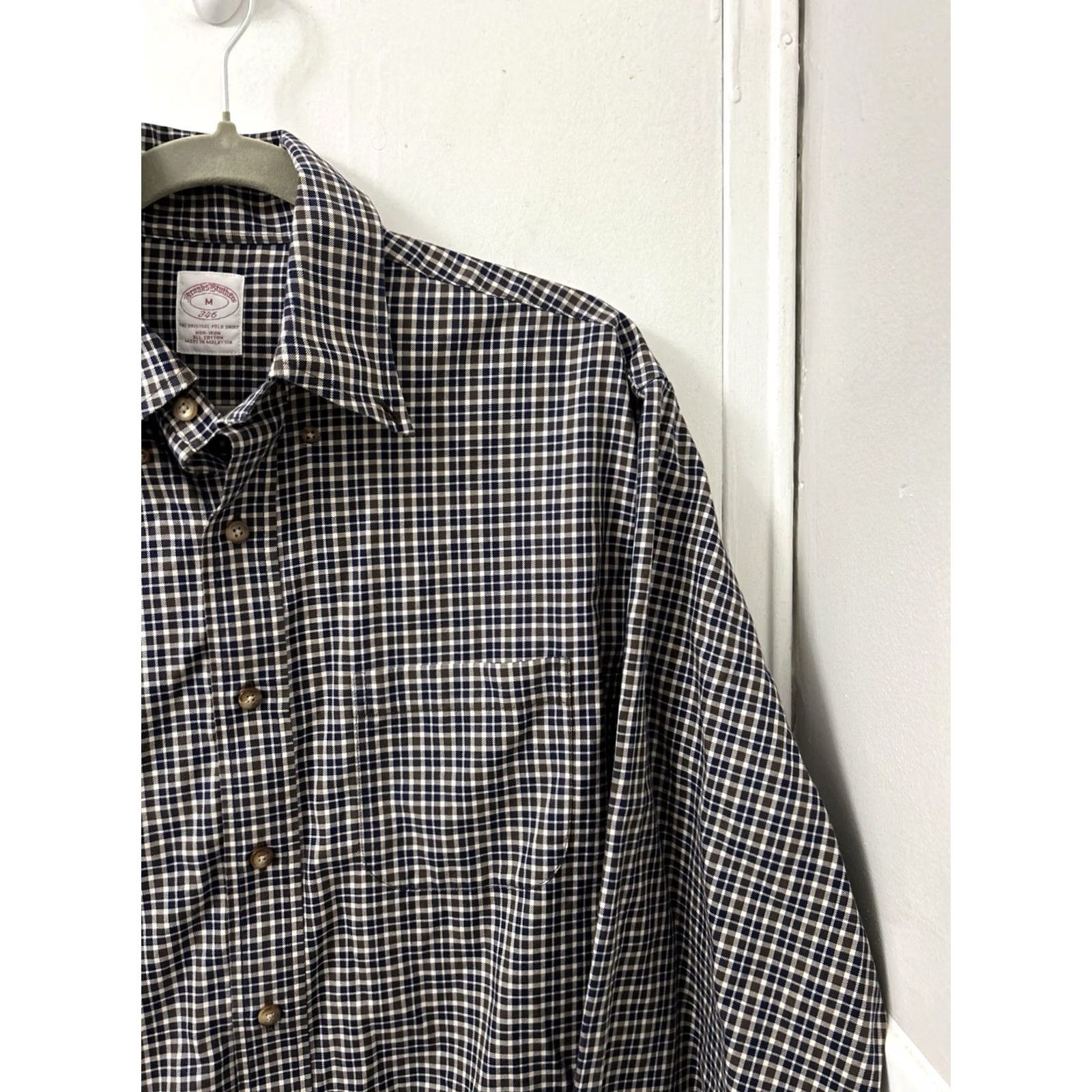 Brooks Brothers Brooks Brothers Button-Down Shirt Mens M Navy Blue Brown Check Plaid Non-Iron All Seasons Pocket Size US M / EU 48-50 / 2 - 4 Thumbnail