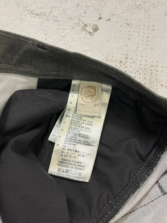 Diesel 2000s Diesel Avant-Garde Grey Slim Jeans Size US 32 / EU 48 - 12 Thumbnail