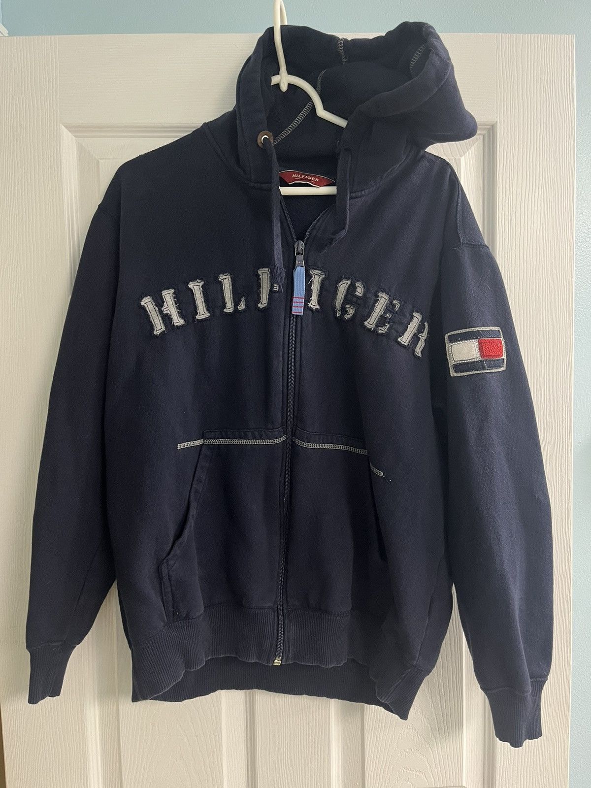 Tommy Hilfiger Vintage Tommy Hilfiger Distressed Hilfiger Navy Blue Zip Up Size US M / EU 48-50 / 2 - 1 Thumbnail
