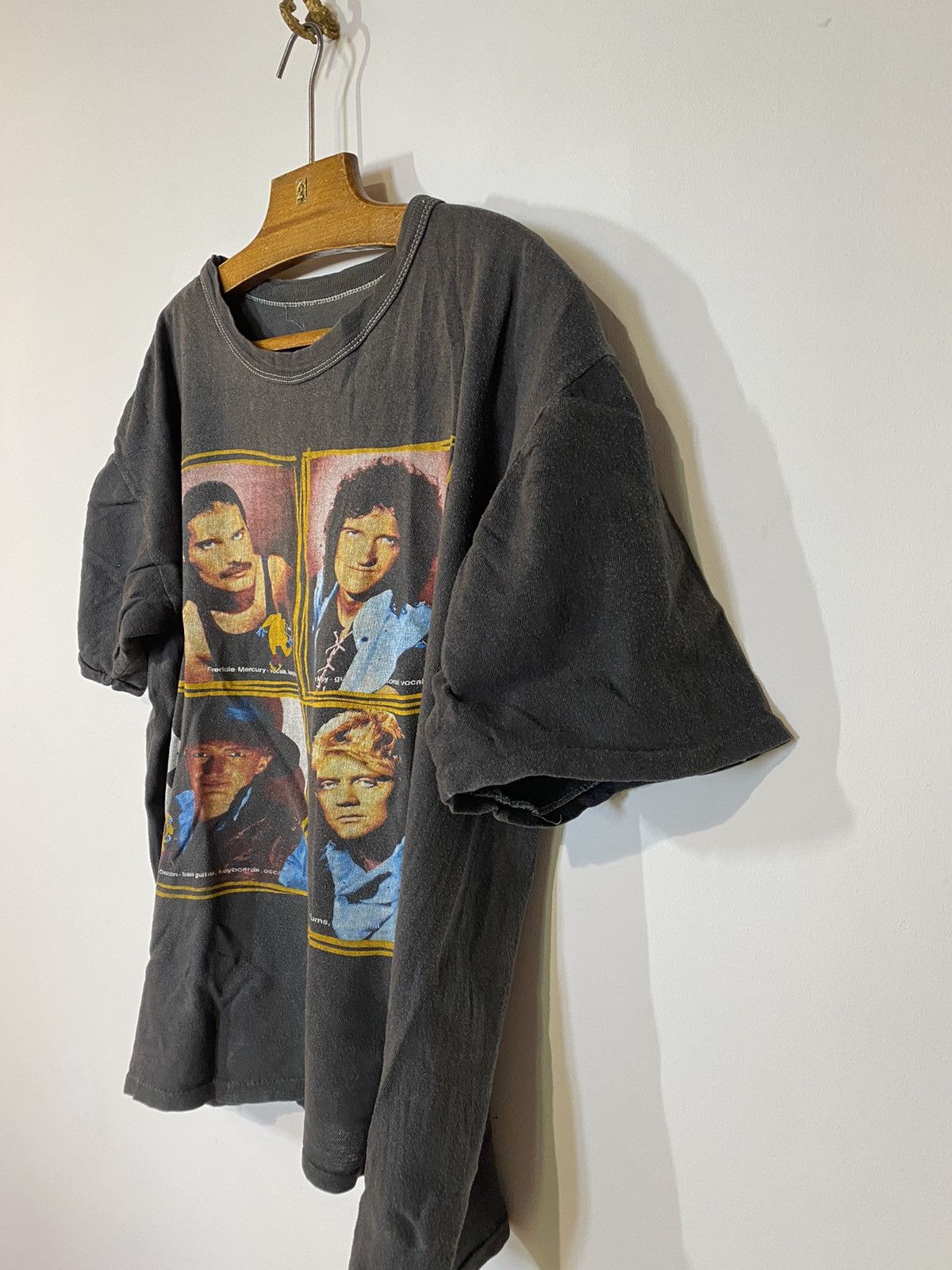 Band Tees Vintage 80s Queen final tour shirt Size US XL / EU 56 / 4 - 3 Thumbnail