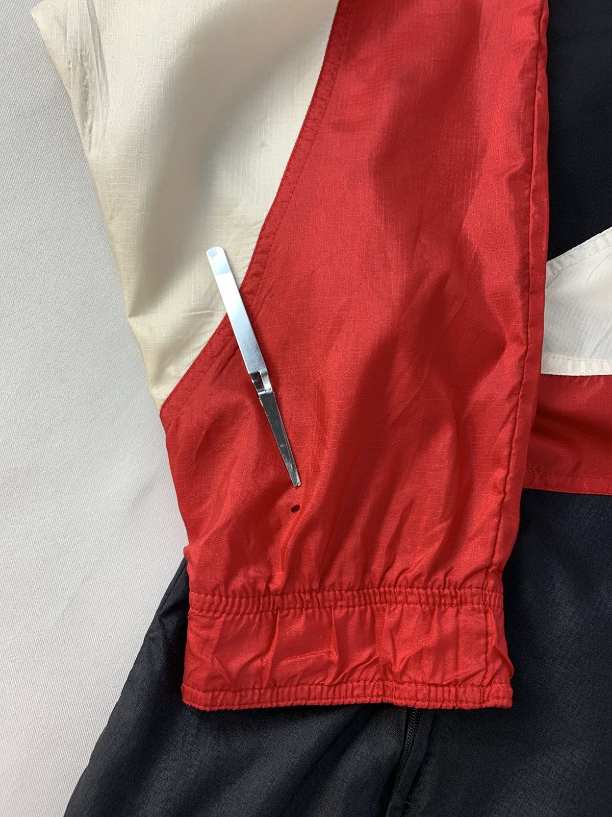Nike 90s Nike Grey Tag Windbreaker Nylon Jacket Colour Block Size US L / EU 52-54 / 3 - 13 Thumbnail