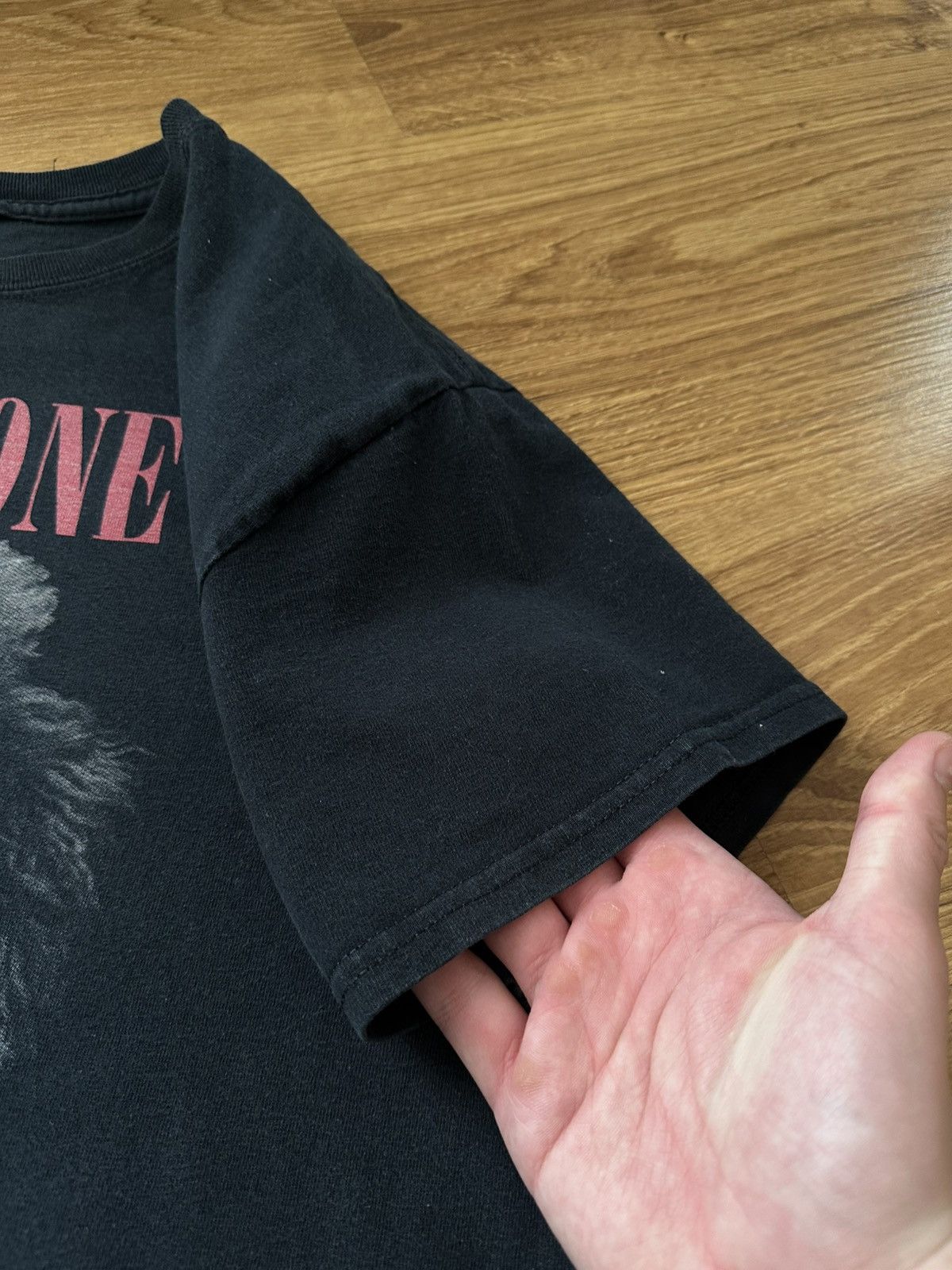 Vintage Vintage 2000s Wishbone Poodle Dog Faded Tee Size US M / EU 48-50 / 2 - 6 Thumbnail