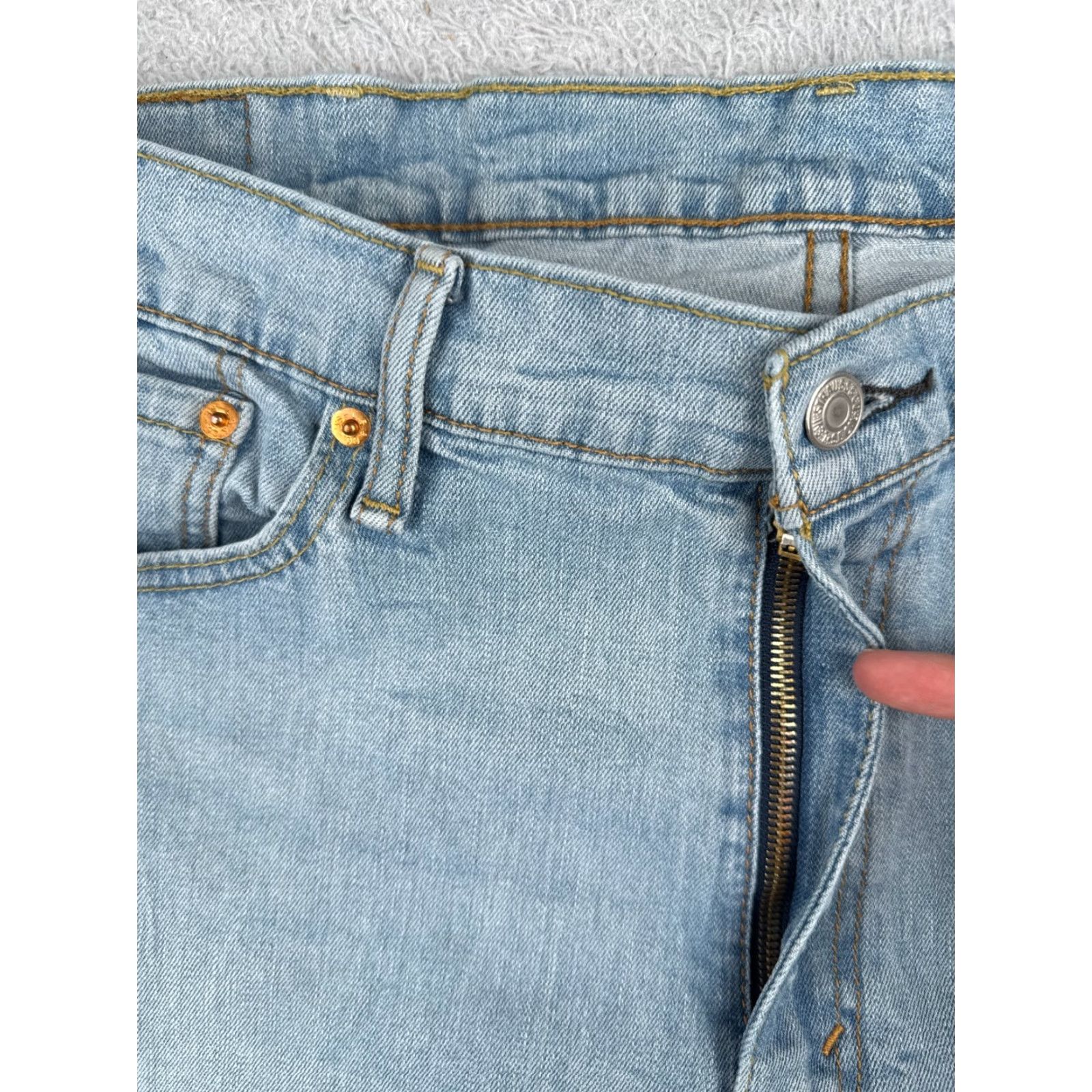 Levi's Levis Shorts Women 40 Light Blue 514 Cut Off Denim Cotton Blend Zip Fly 38x4 Comfortable Pockets 80s Vintage Theme Cross Size 27" / US 4 / IT 40 - 6 Thumbnail