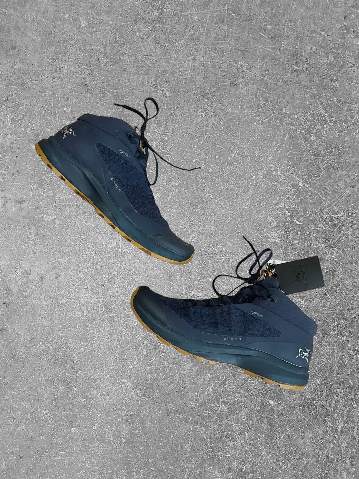 image of Arcteryx Aerios Fl Hi Snakers Gore Tex Shoes in Navy, Men's (Size 13)