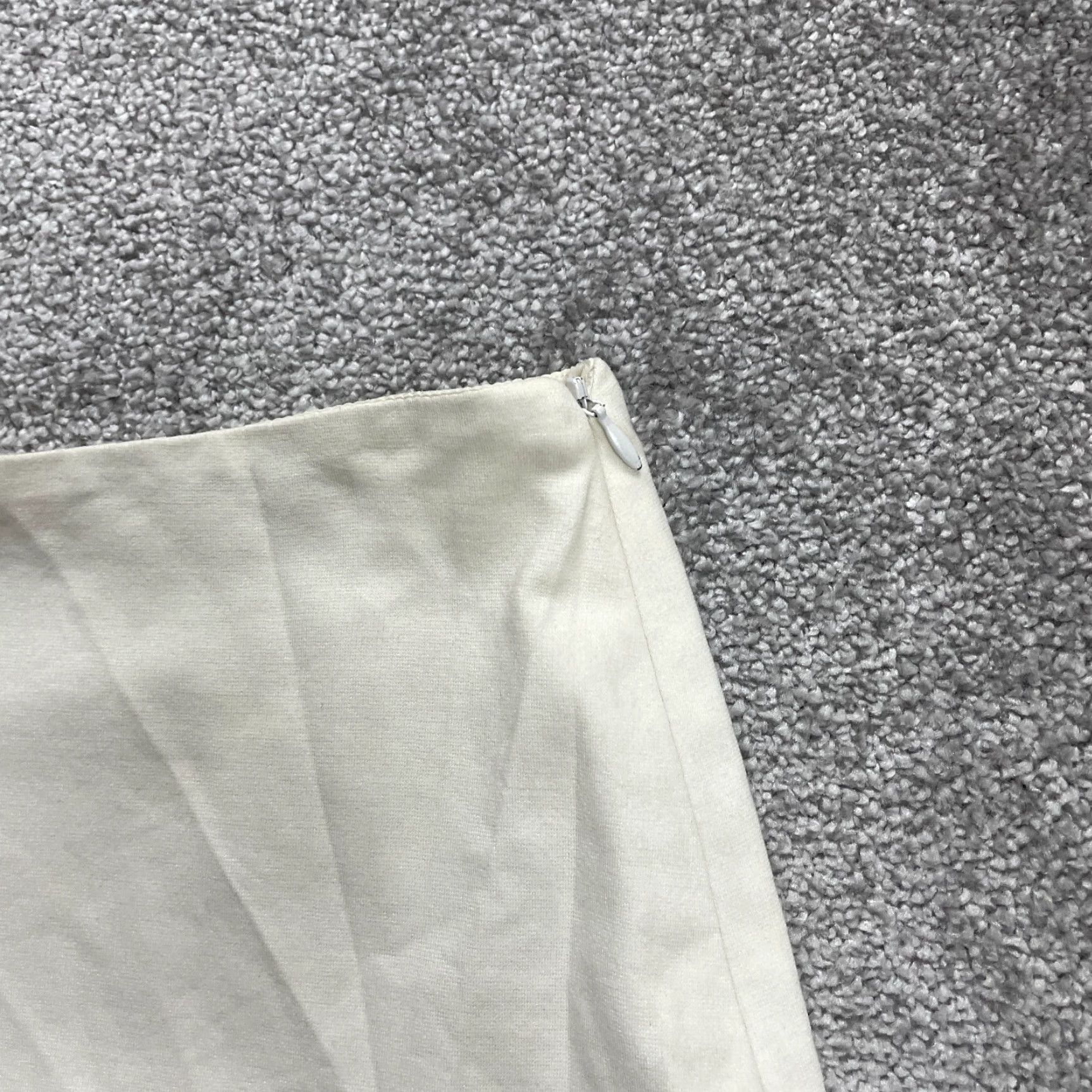 AQUA VINTAGE? No — Aqua by Bloomingdale's Mini Skirt Womens M Beige Knit Zip Front High Rise Short 16" Solid Classic Size 32" / US 10 / IT 46 - 3 Thumbnail