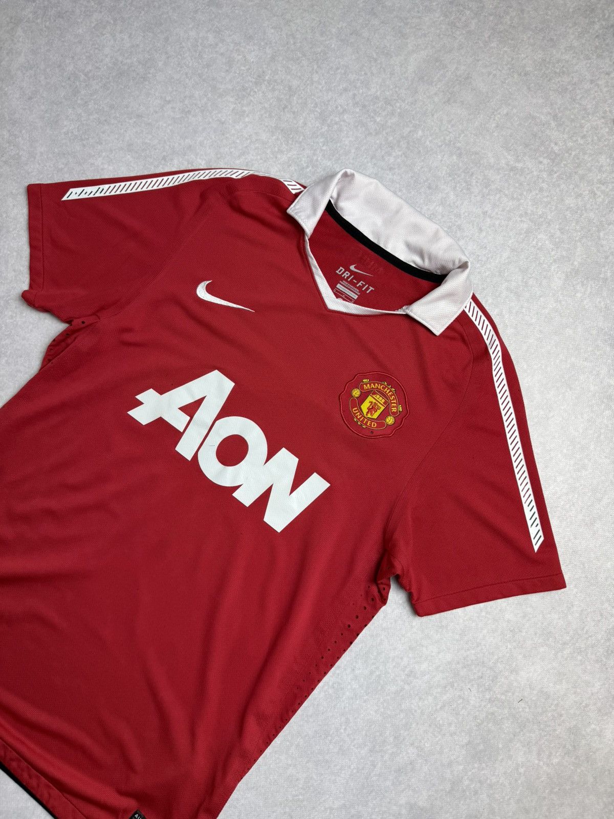 Nike 2010-11 Manchester United Nike Aon Football Shirt Morrison M Size US M / EU 48-50 / 2 - 2 Thumbnail