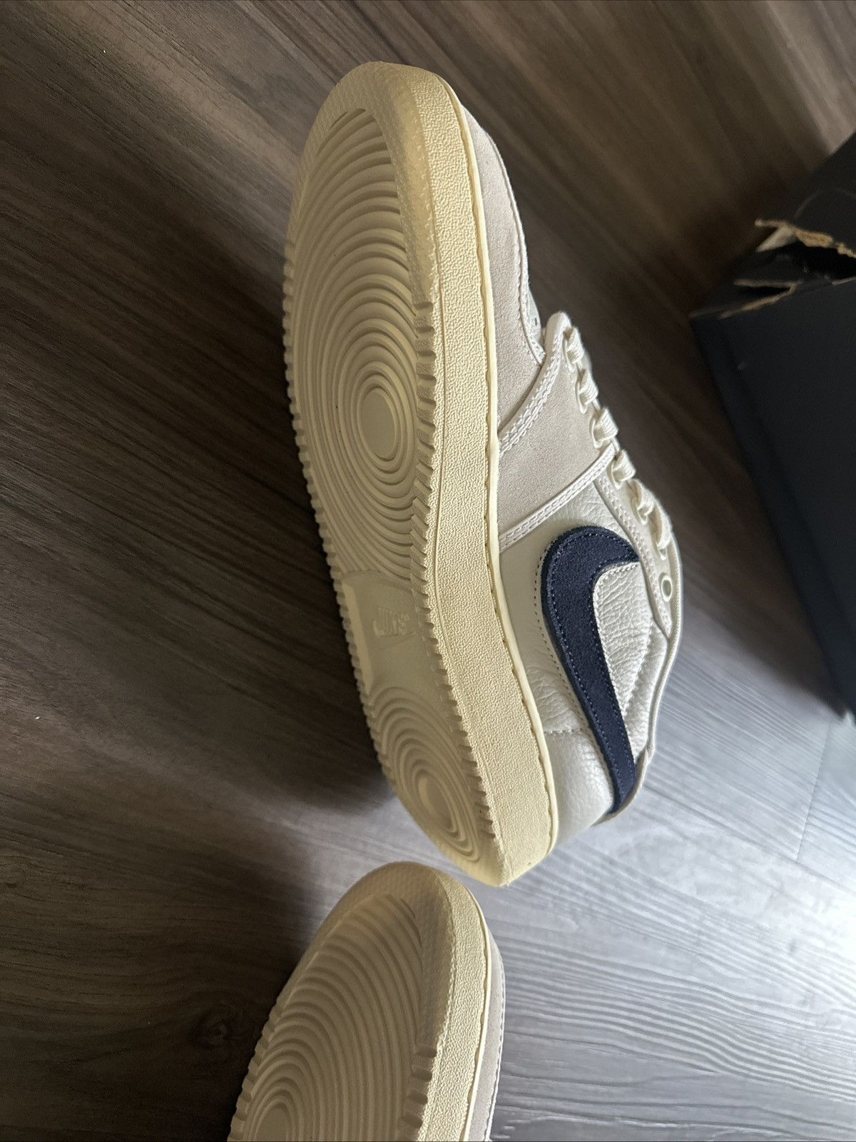 Nike × Union LA Nike x Union AJKO 1 Low SP White Navy Men’s Size 6 Size US 6 / EU 39 - 8 Thumbnail