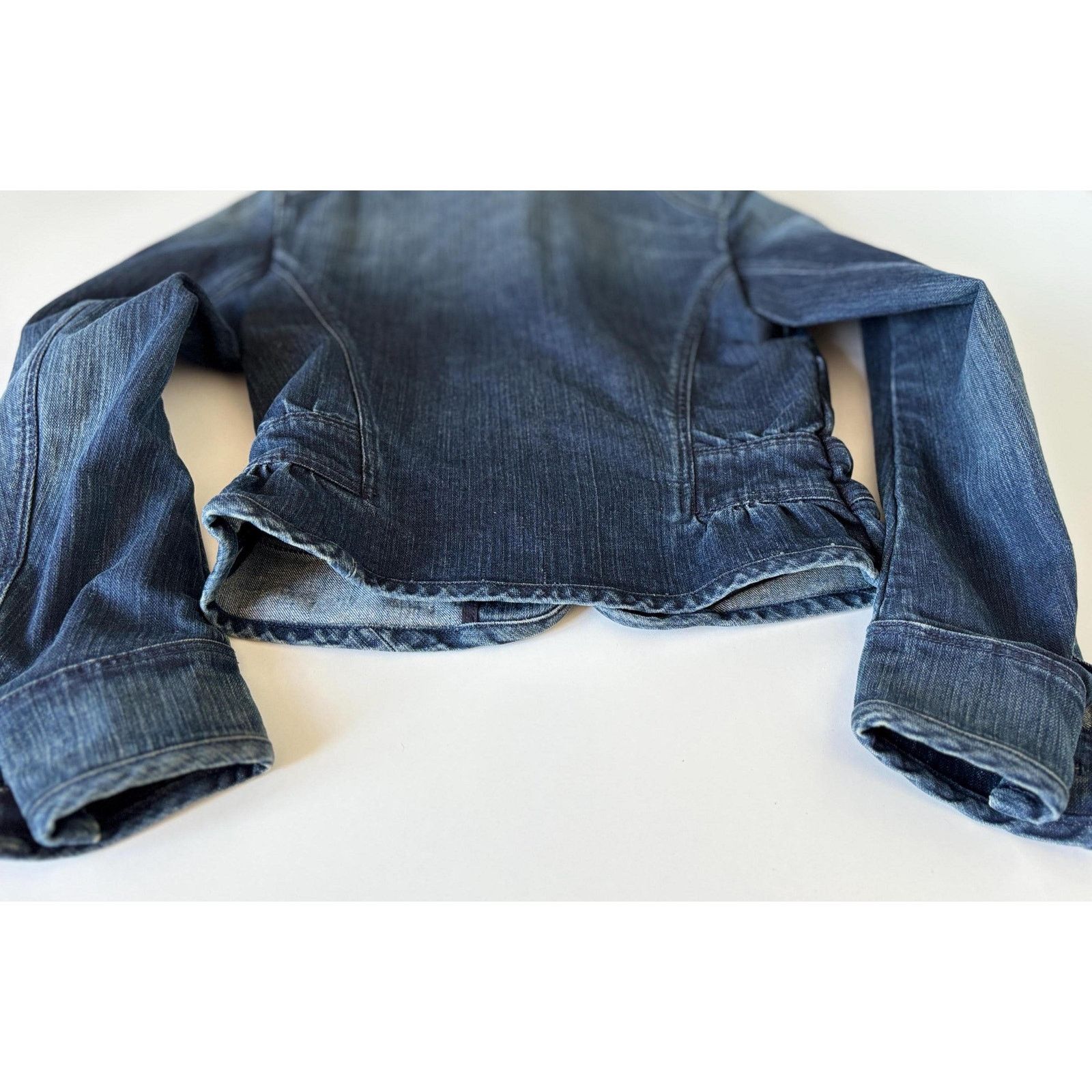 Levi's Vintage Levi’s Blue Denim Jacket Women’s Short Fit Y2K Size US M / EU 48-50 / 2 - 6 Thumbnail