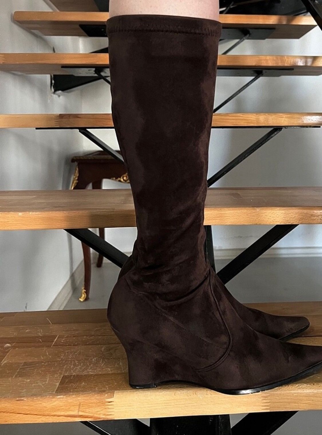 Vintage Brown padded heeled pointed toe suede shoes Size US 7 / IT 37 - 2 Thumbnail