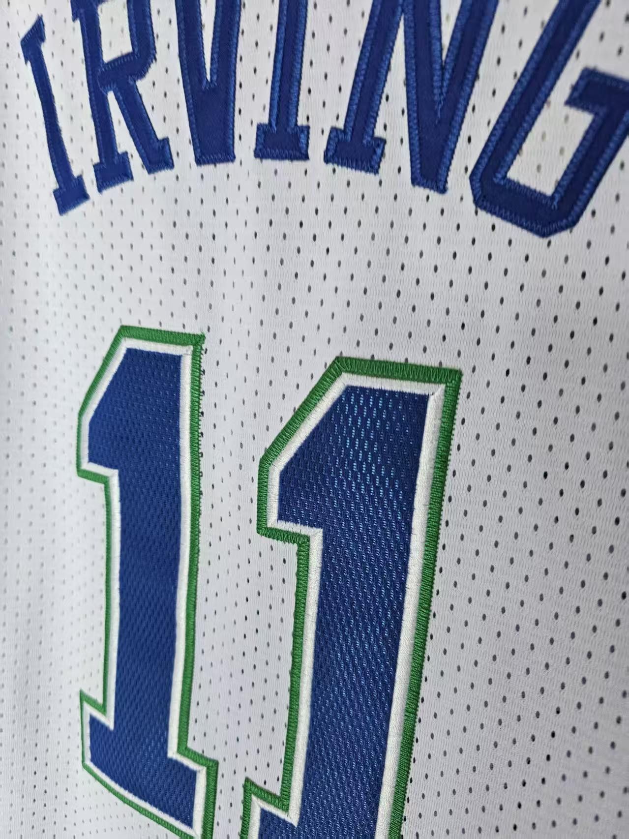NBA Kyrie Irving Jersey Dallas Mavericks 11 Double Stitched Size US XL / EU 56 / 4 - 4 Thumbnail