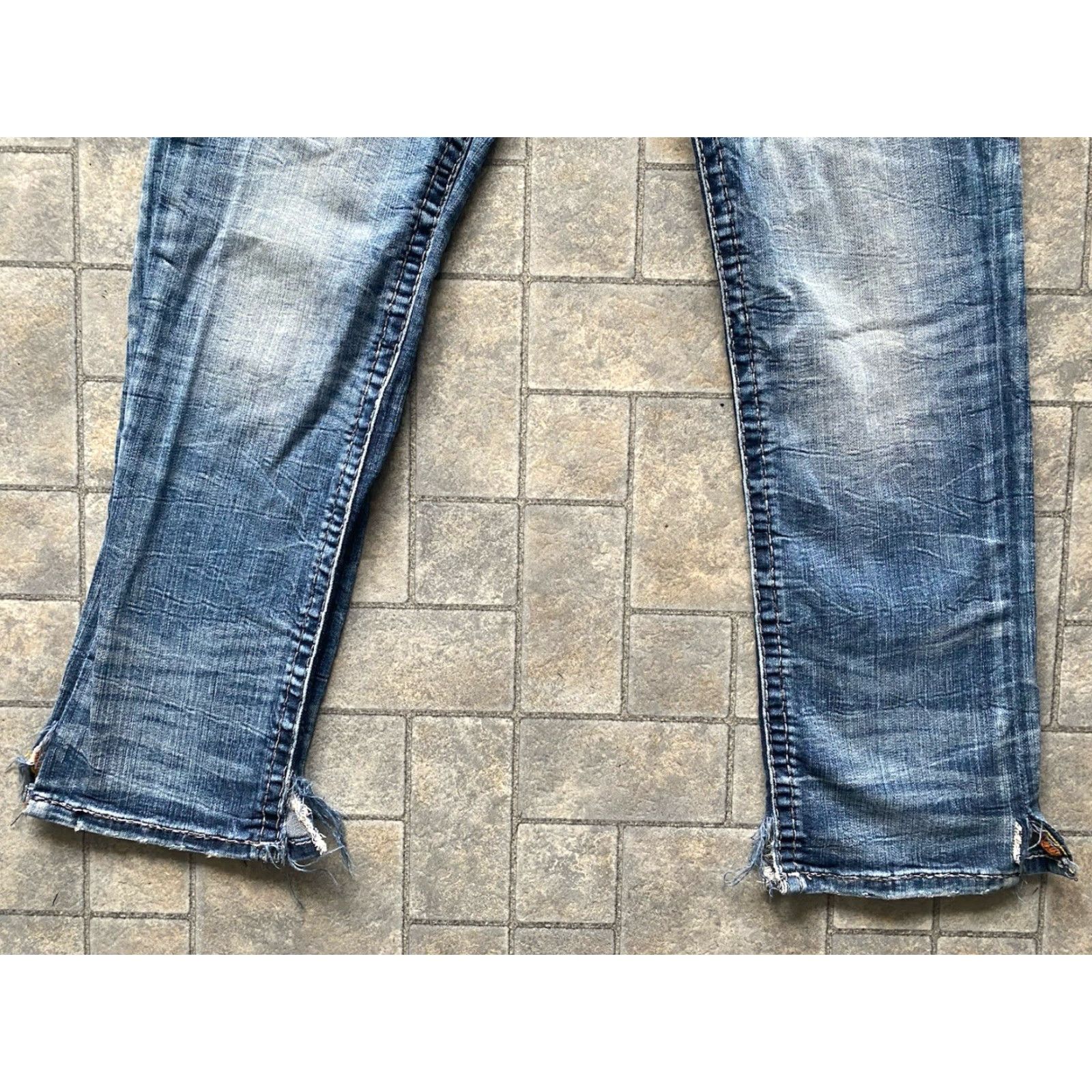 Vintage VINTAGE Rock Revival Manny Straight Jeans MENS SIZE 31 RR Embellished Denim Blue Cotton Regular Inseam See Photos 34 Men Jeans Mens Size US 31 - 2 Thumbnail