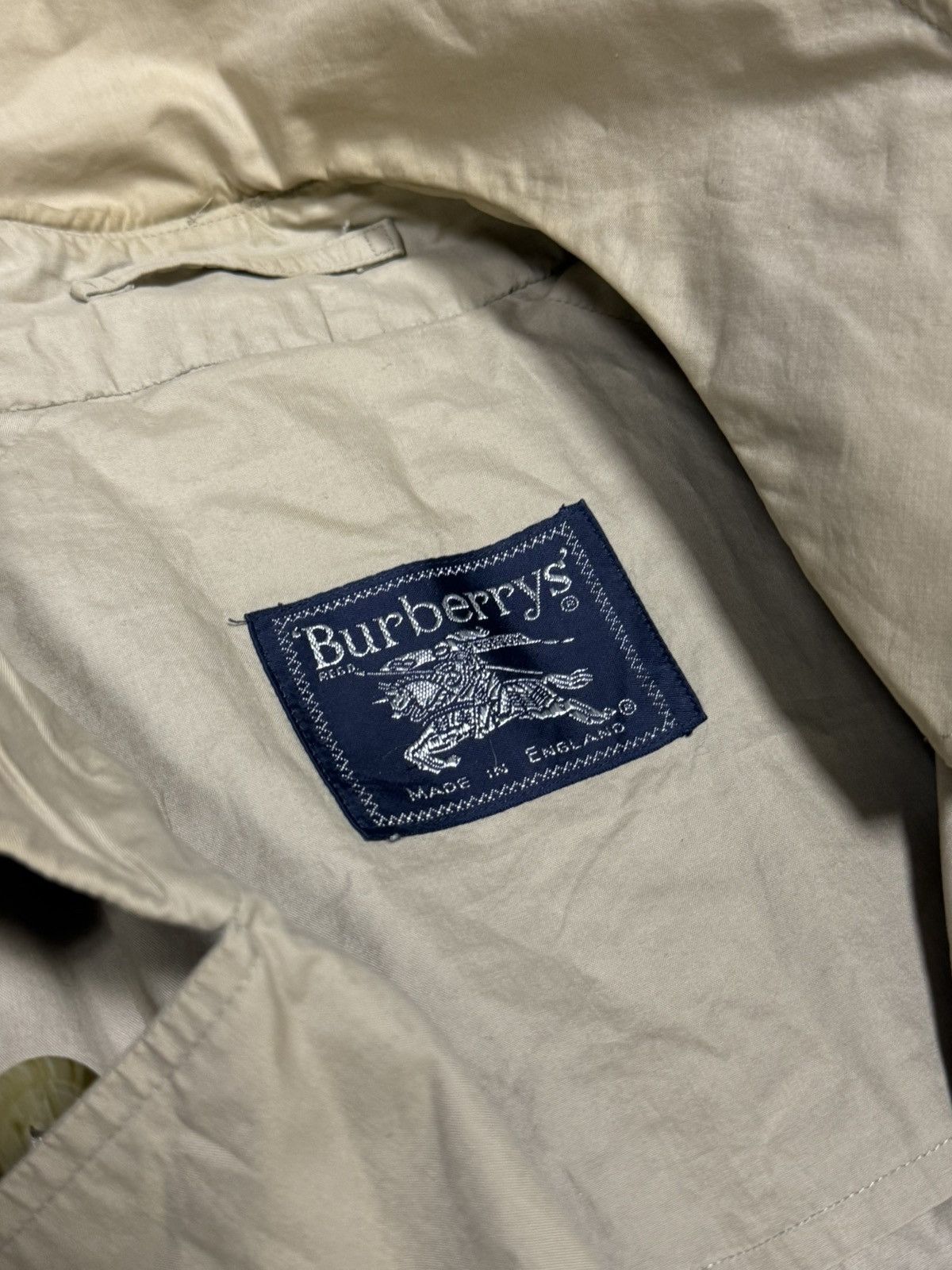 Burberry Burberry double breasted trench coat buttons vintage England Size US L / EU 52-54 / 3 - 6 Thumbnail