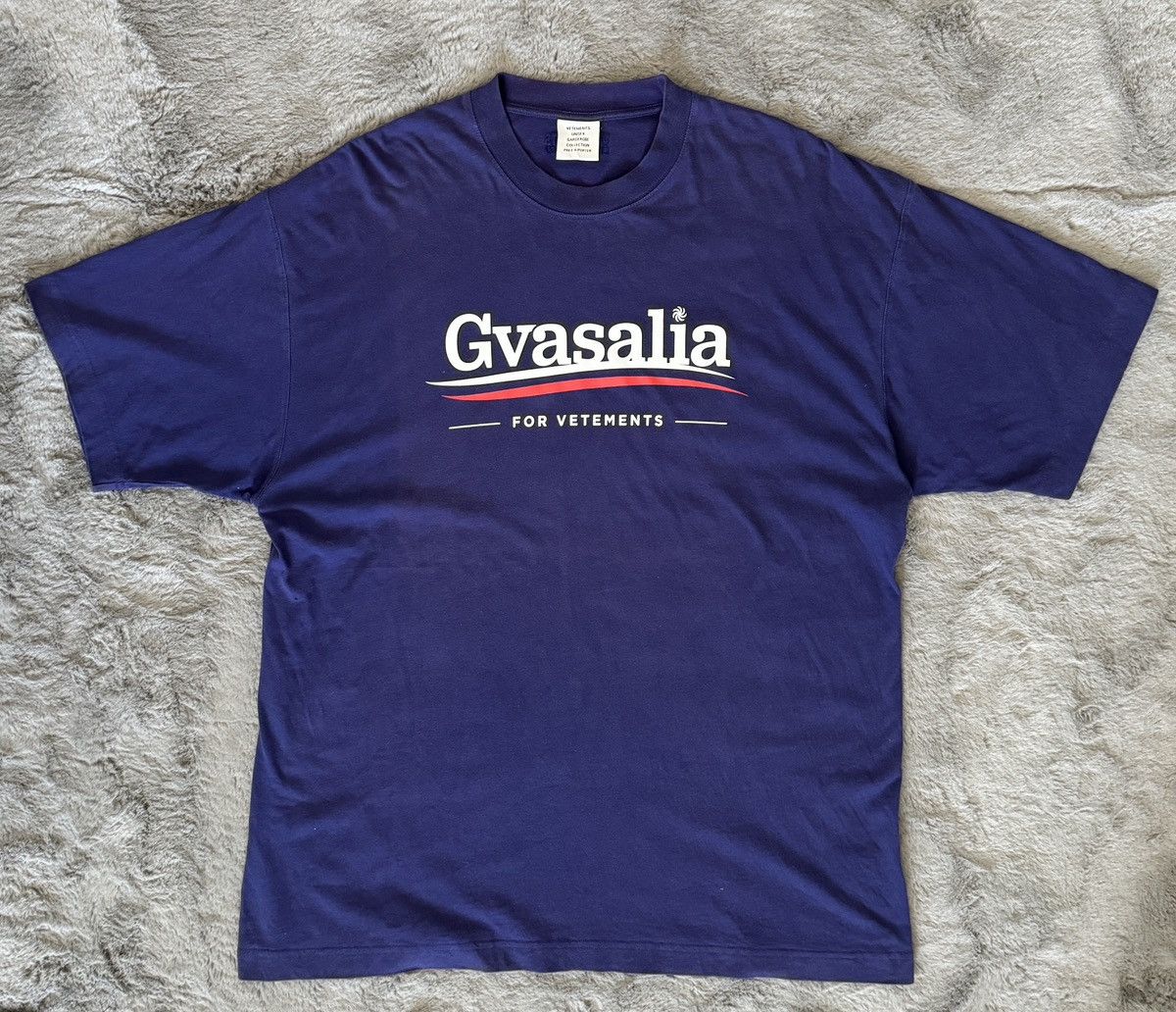 VIP価格☆【VETEMENTS】Gvasalia For Vetements Tシャツ 送関込 Vetmon VETEMENT 21SS GVASALIA For Vetements T-shirt Cut