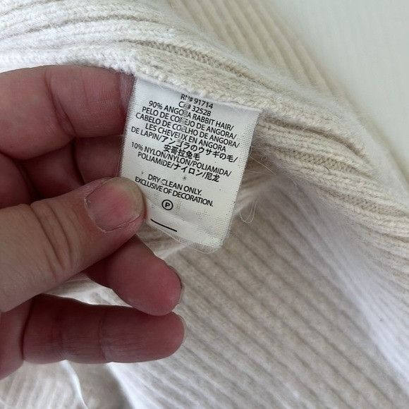 Armani Exchange A/X Armani Exchange Angora V Neck Sweater Batwing Dolman Rib Size S / US 4 / IT 40 - 7 Thumbnail