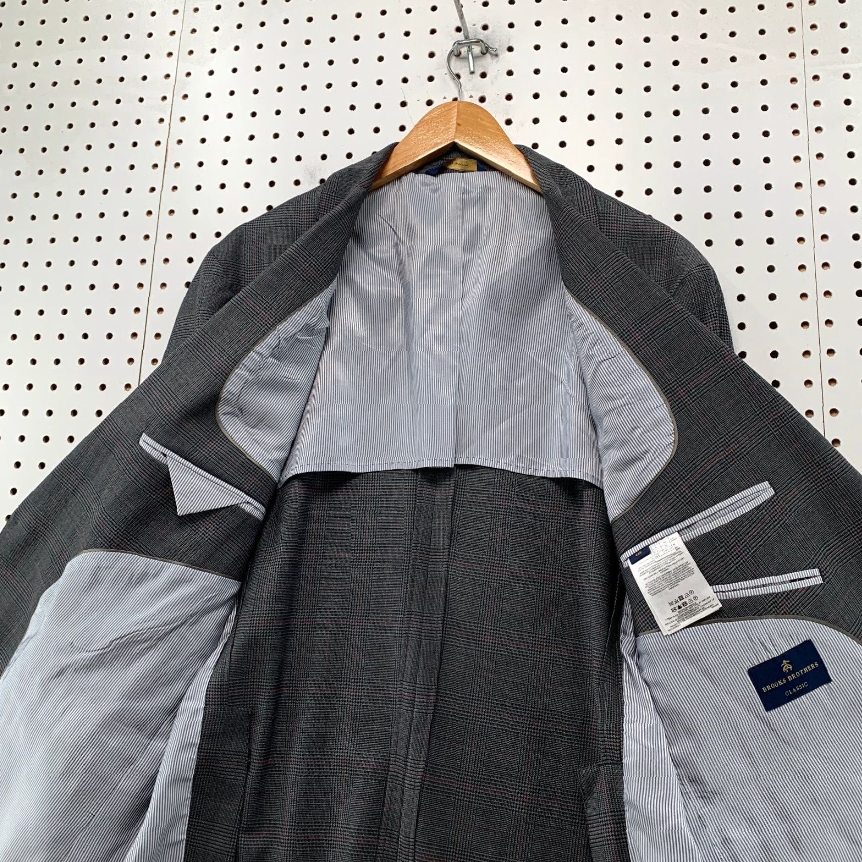 Brooks Brothers Brooks Brothers Blazer Mens 44R Gray Glen Check Plaid Business Shirt (Two-Button) Size 44R - 7 Thumbnail