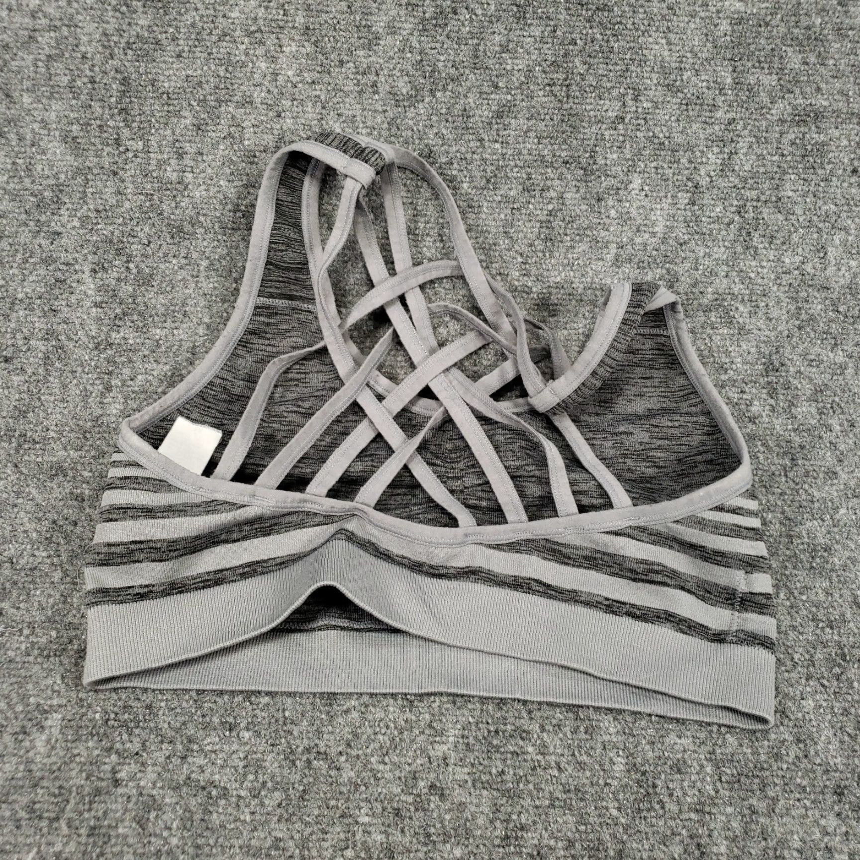 New Balance New Balance Sports Bra Women M Medium Gray Pullover Striped Wireless Knit Cotton Blend Breatha​ble Comfort Straps Logo Activewear M Womens Size M / US 6-8 / IT 42-44 - 2 Thumbnail
