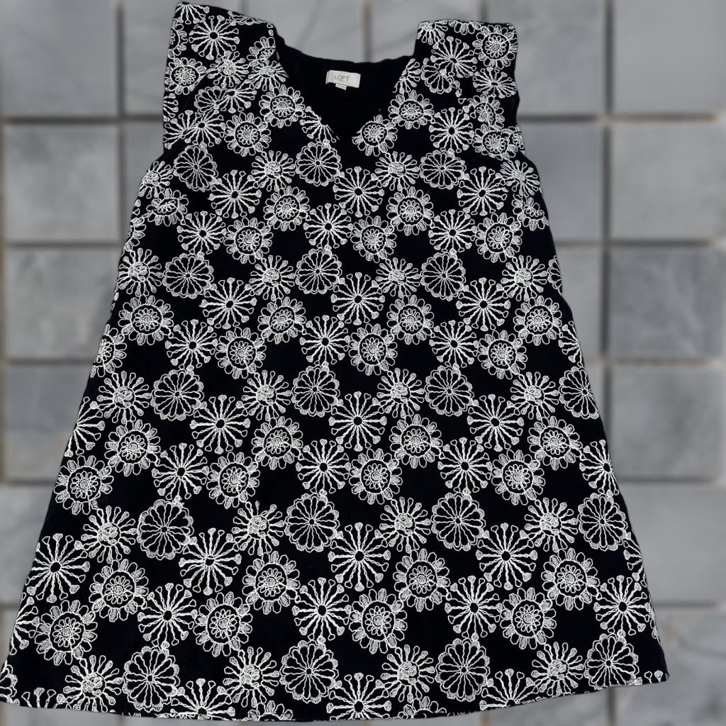 Loft LOFT Dress Womens XL Black Floral Embroidered Knee Length Sleeveless V Neck Fashion Dress Size XL / US 12-14 / IT 48-50 - 1 Thumbnail