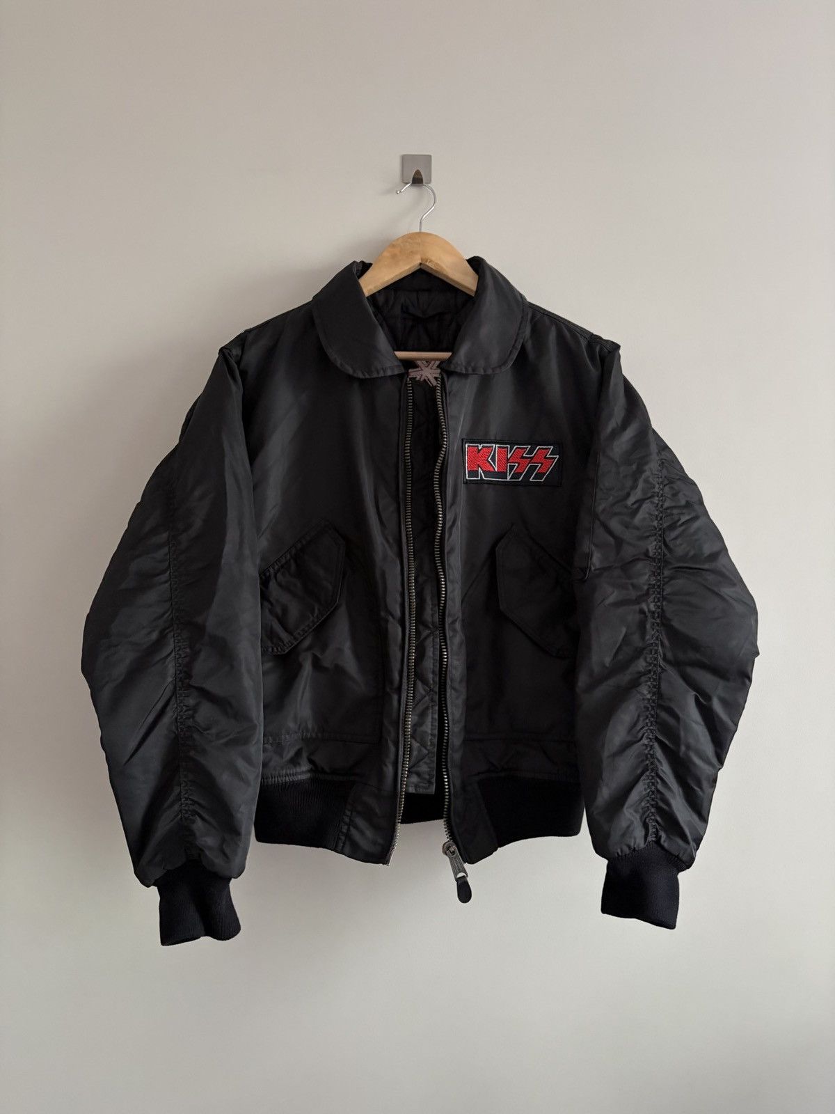 Vintage KISS CWU-45 Bomber Jacket Military Flight Style Size US M / EU 48-50 / 2 - 1 Thumbnail