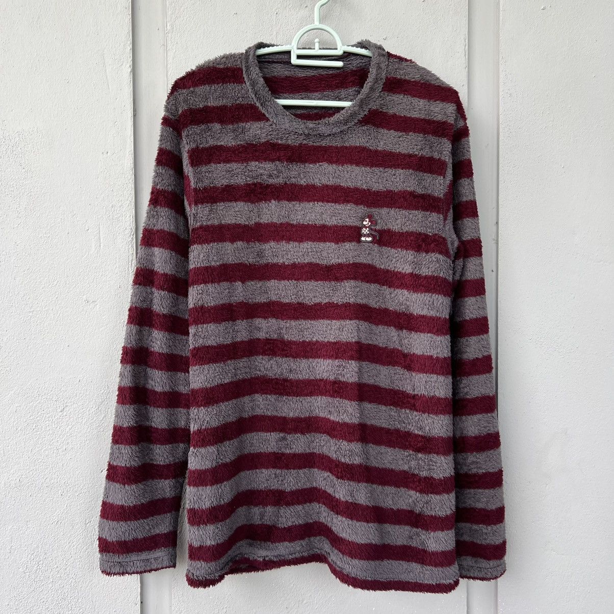 Disney × Mickey Mouse × Uniqlo Mickey mouse Disney Uniqlo Fluffy Stripes Sweetshirt Size US L / EU 52-54 / 3 - 5 Thumbnail