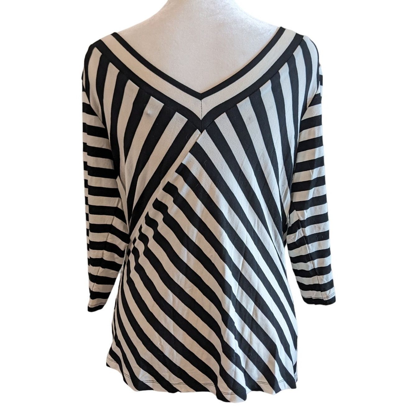 Other Yansi Fugel Black and White Striped Classic V-Neck Top Size M / US 6-8 / IT 42-44 - 2 Thumbnail